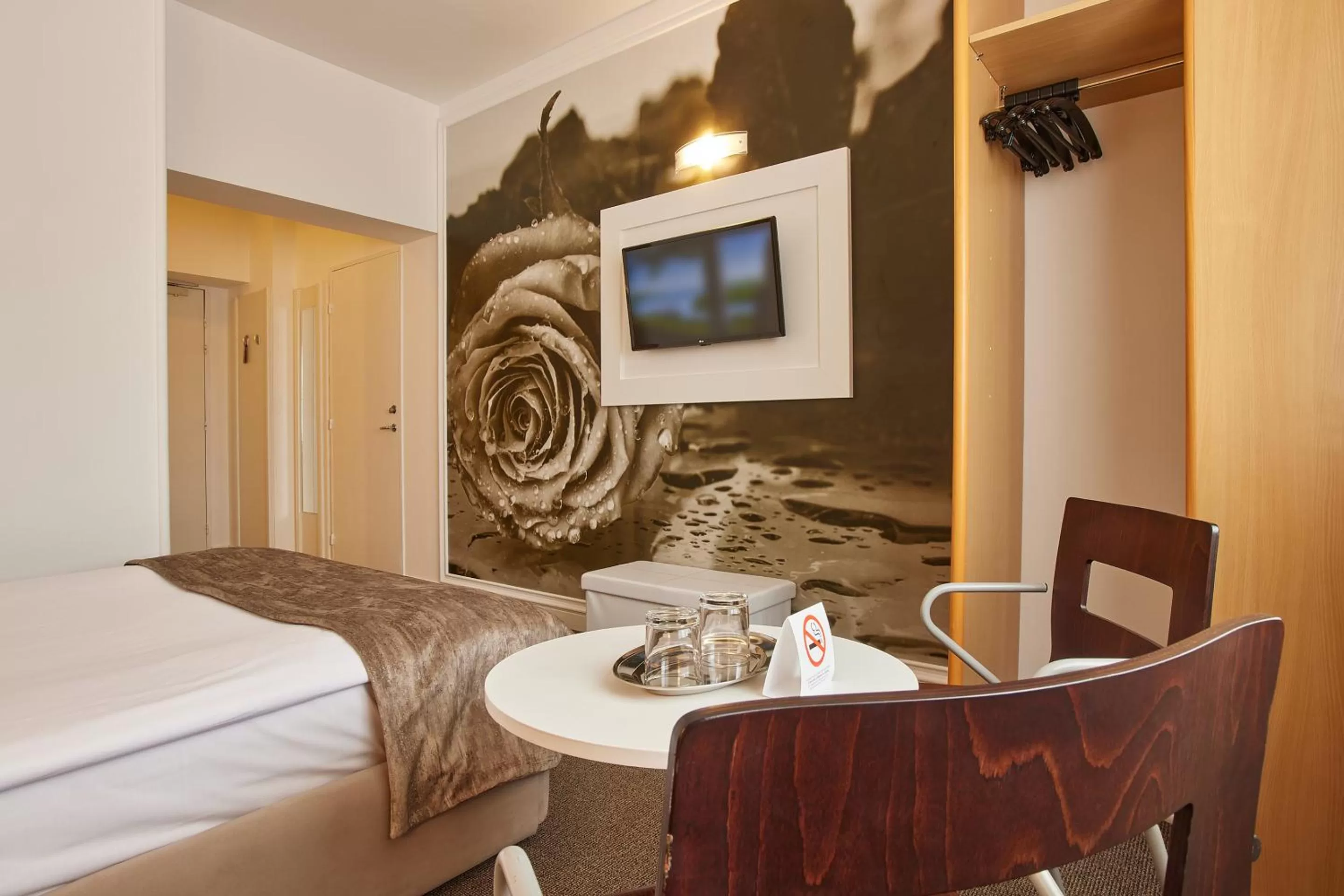 TV and multimedia, Bed in MyContinental Bucuresti Gara de Nord