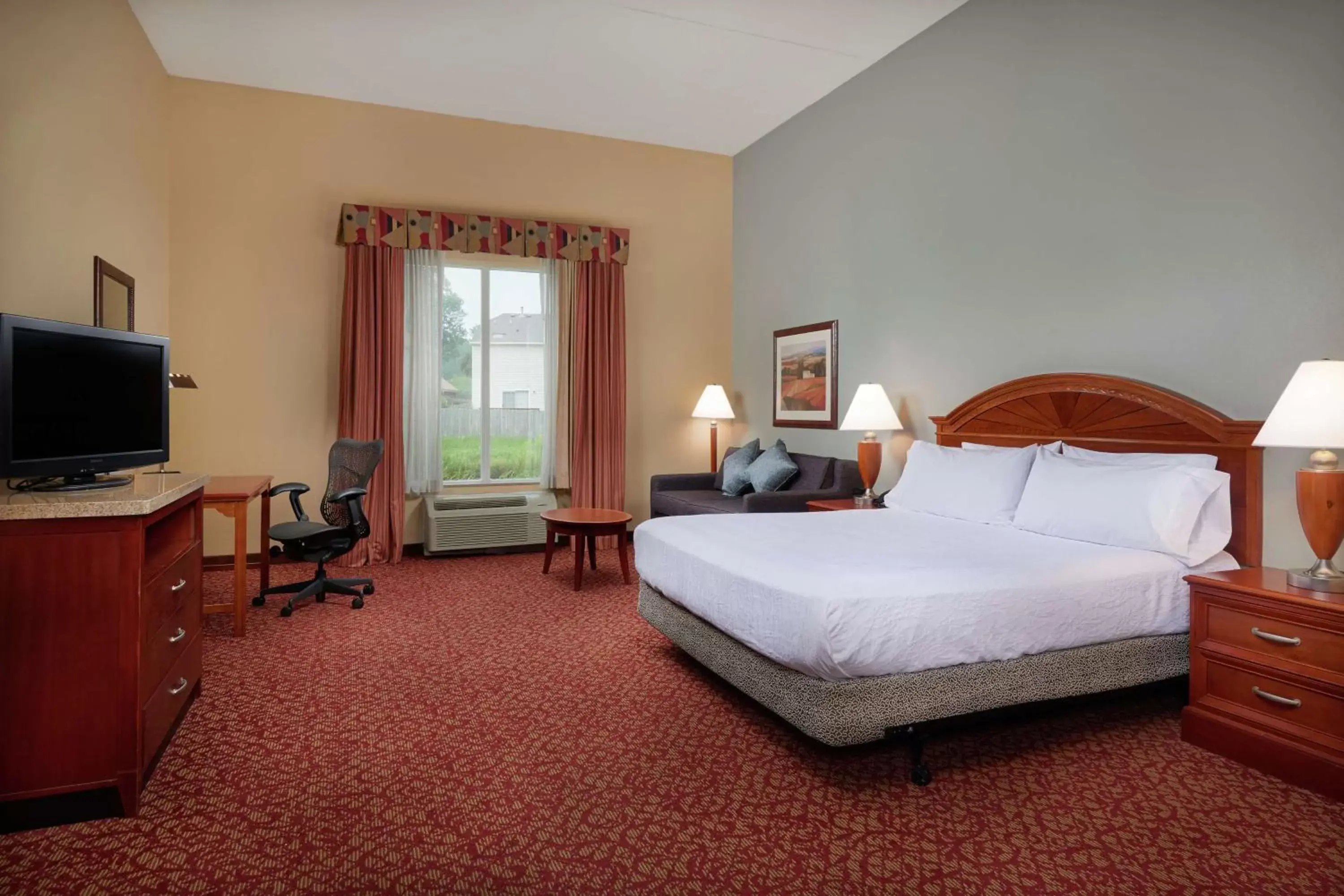 Bedroom, Bed in Hilton Garden Inn Newport News