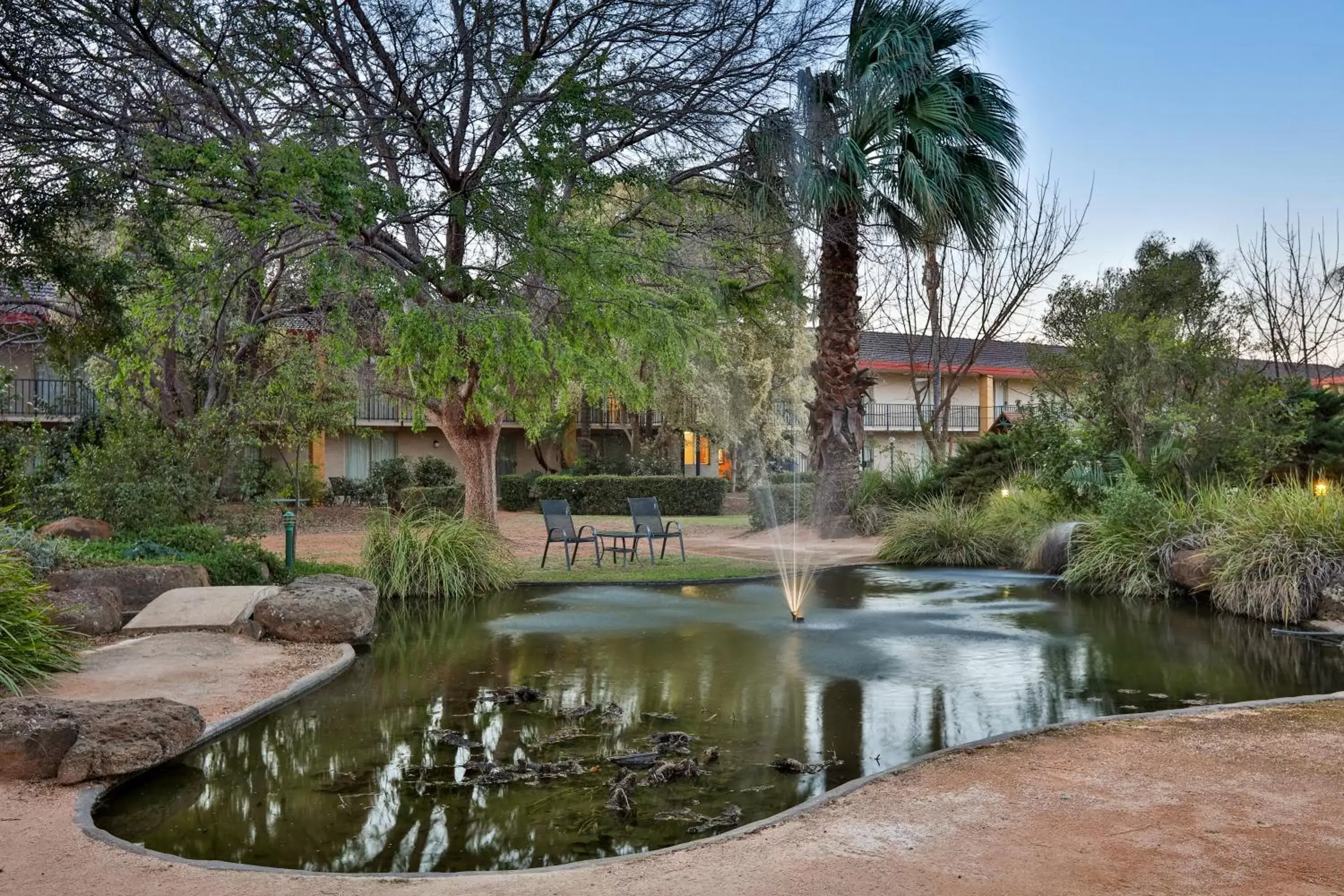 Garden view, Swimming Pool in Mildura Inlander Resort