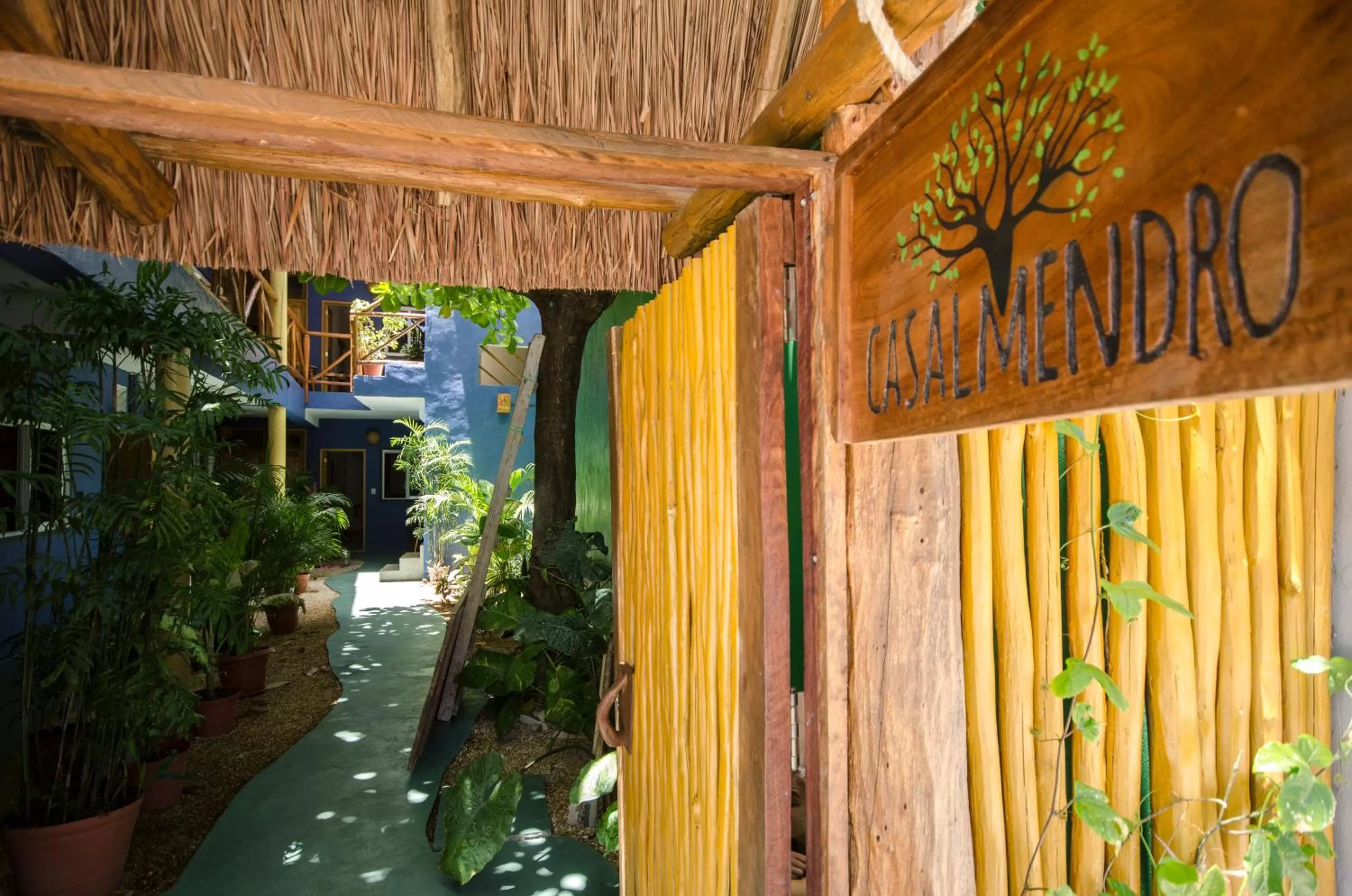 Facade/entrance in Casa Almendro