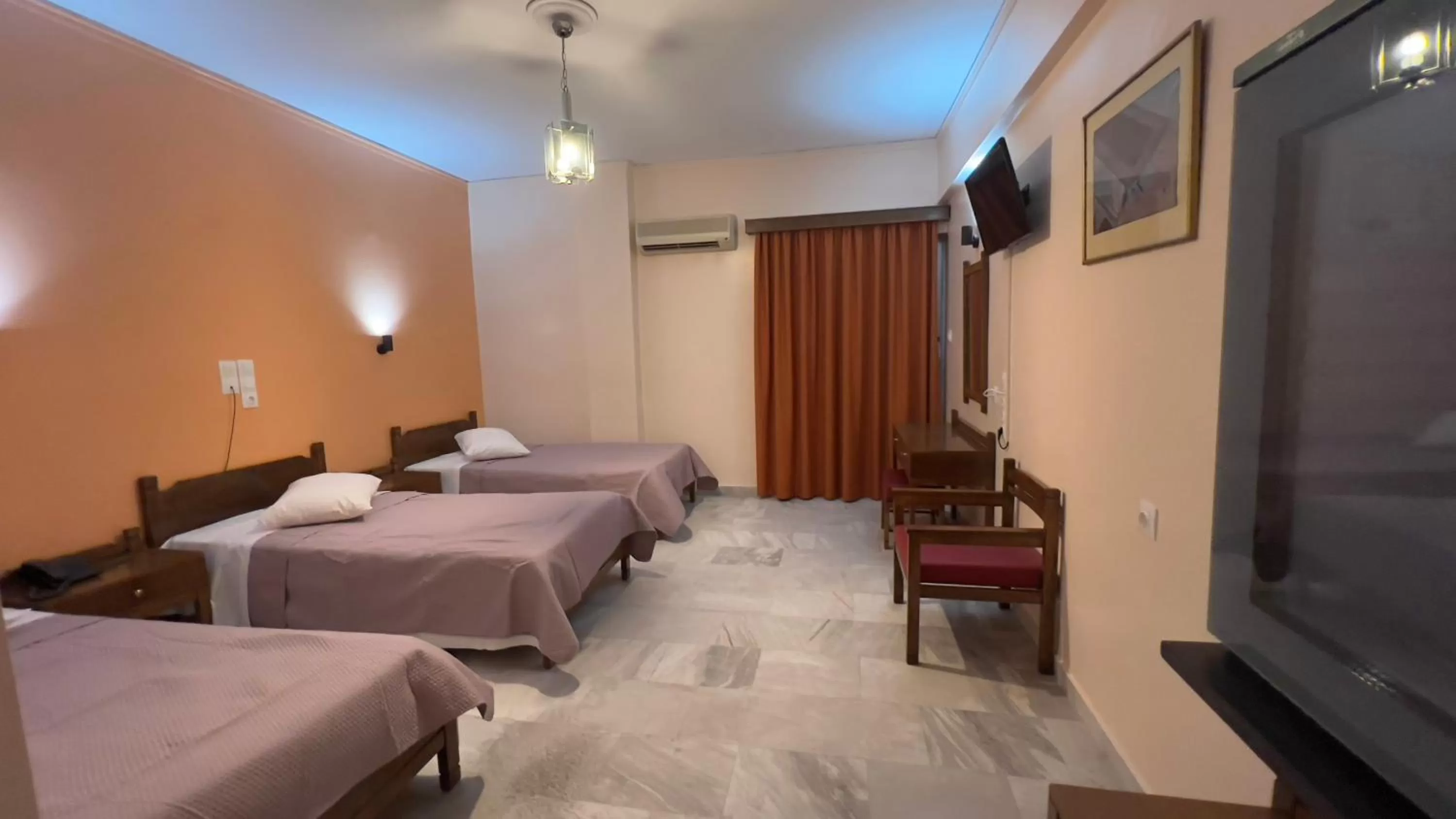 TV and multimedia, Bed in Hotel Cosmos