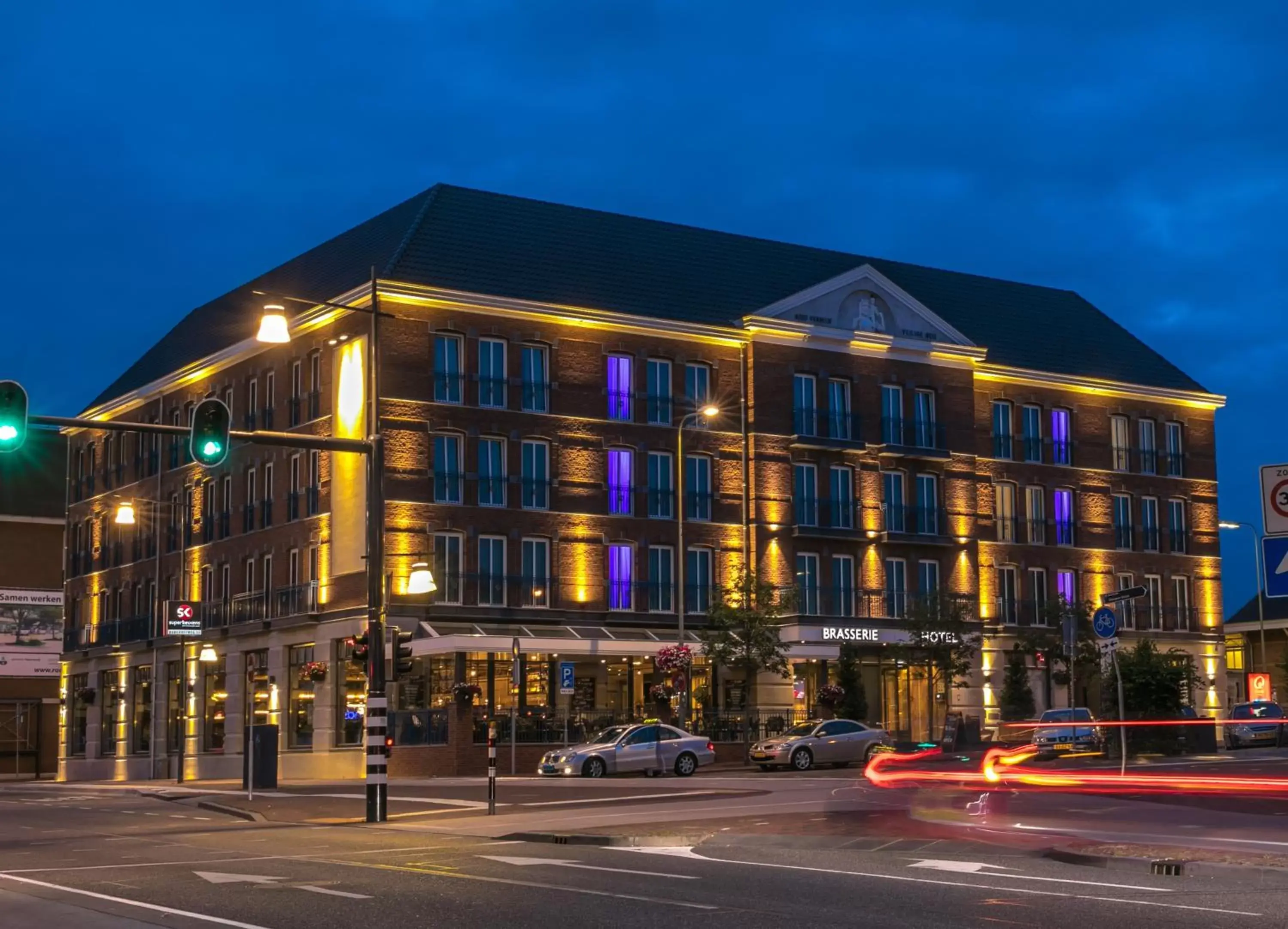 Facade/entrance, Property Building in Hotel Roermond