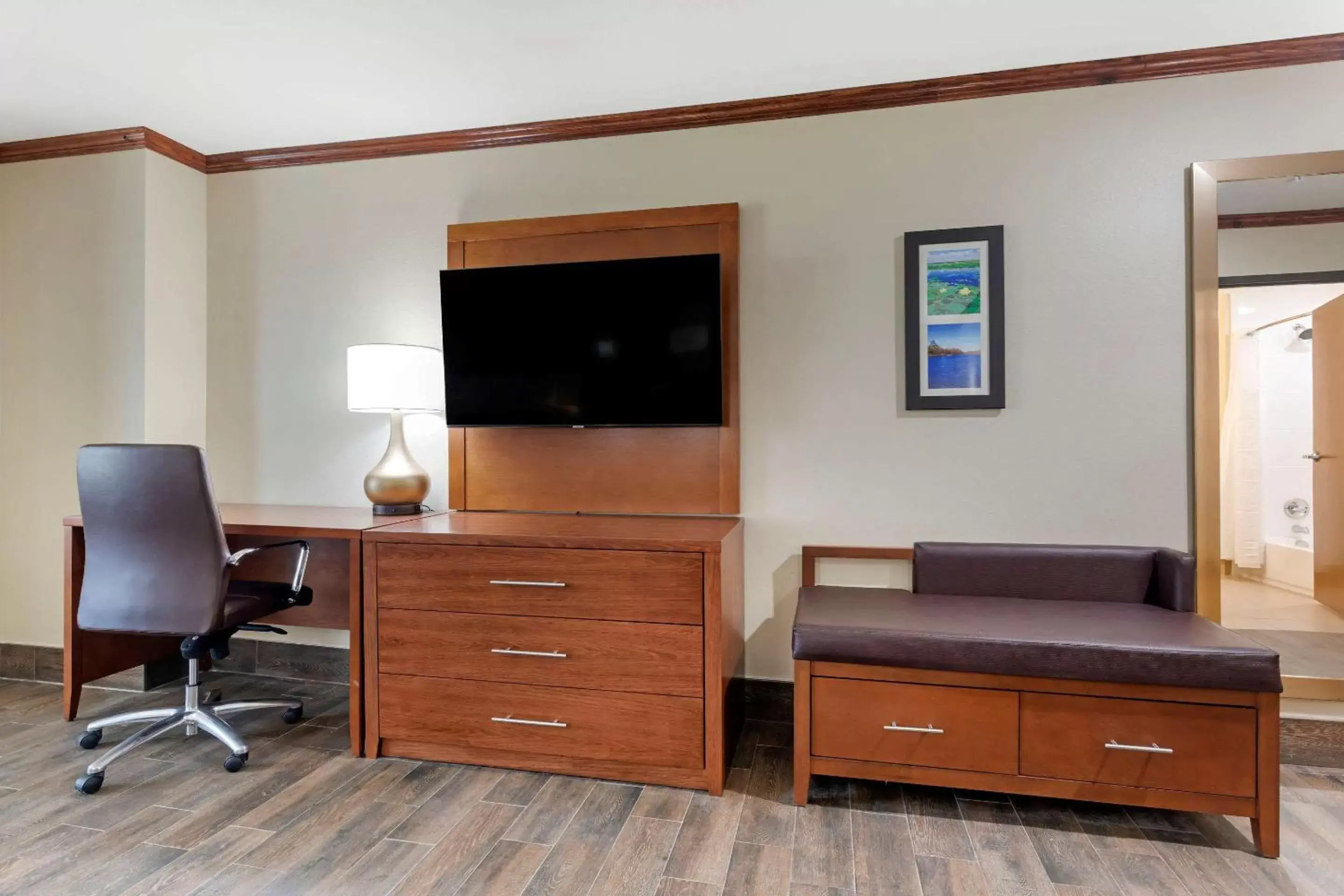 Photo of the whole room, TV/Entertainment Center in Comfort Suites West Monroe near Ike Hamilton Expo Center