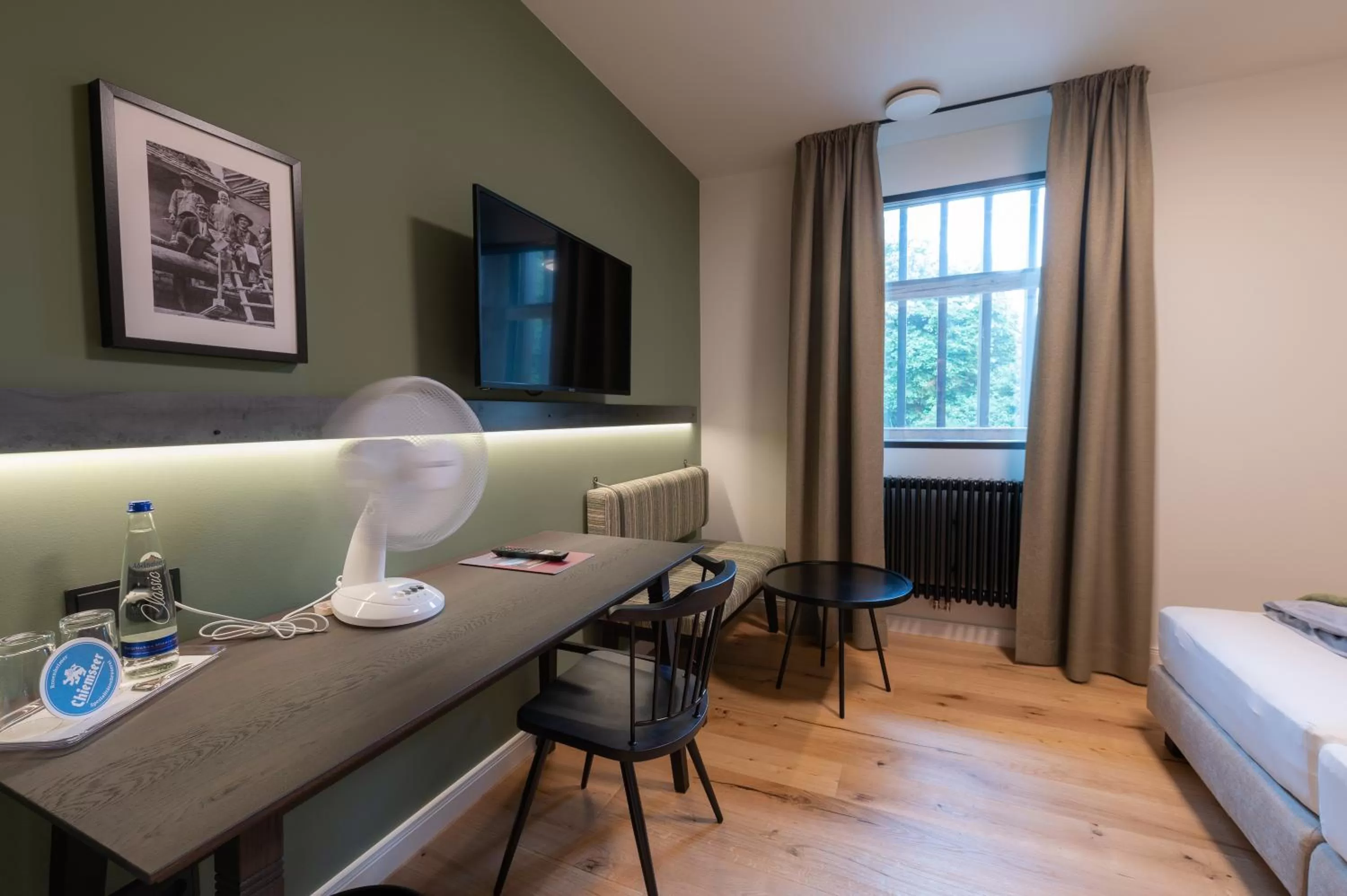 Photo of the whole room, Bed in LANDHOTEL ALTE ZOLLSTATION- Historical Building