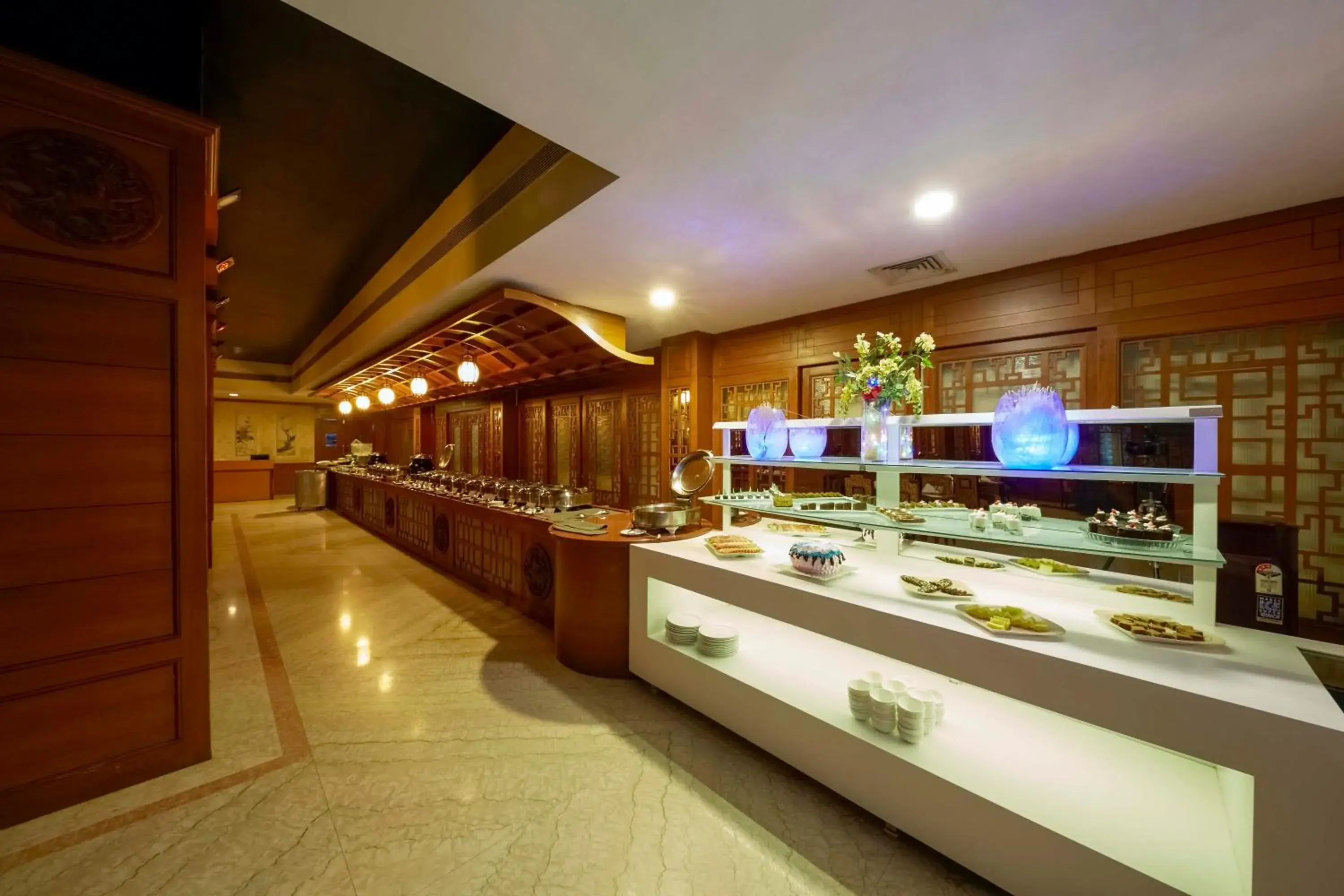 Restaurant/places to eat in JP Hotel in Chennai