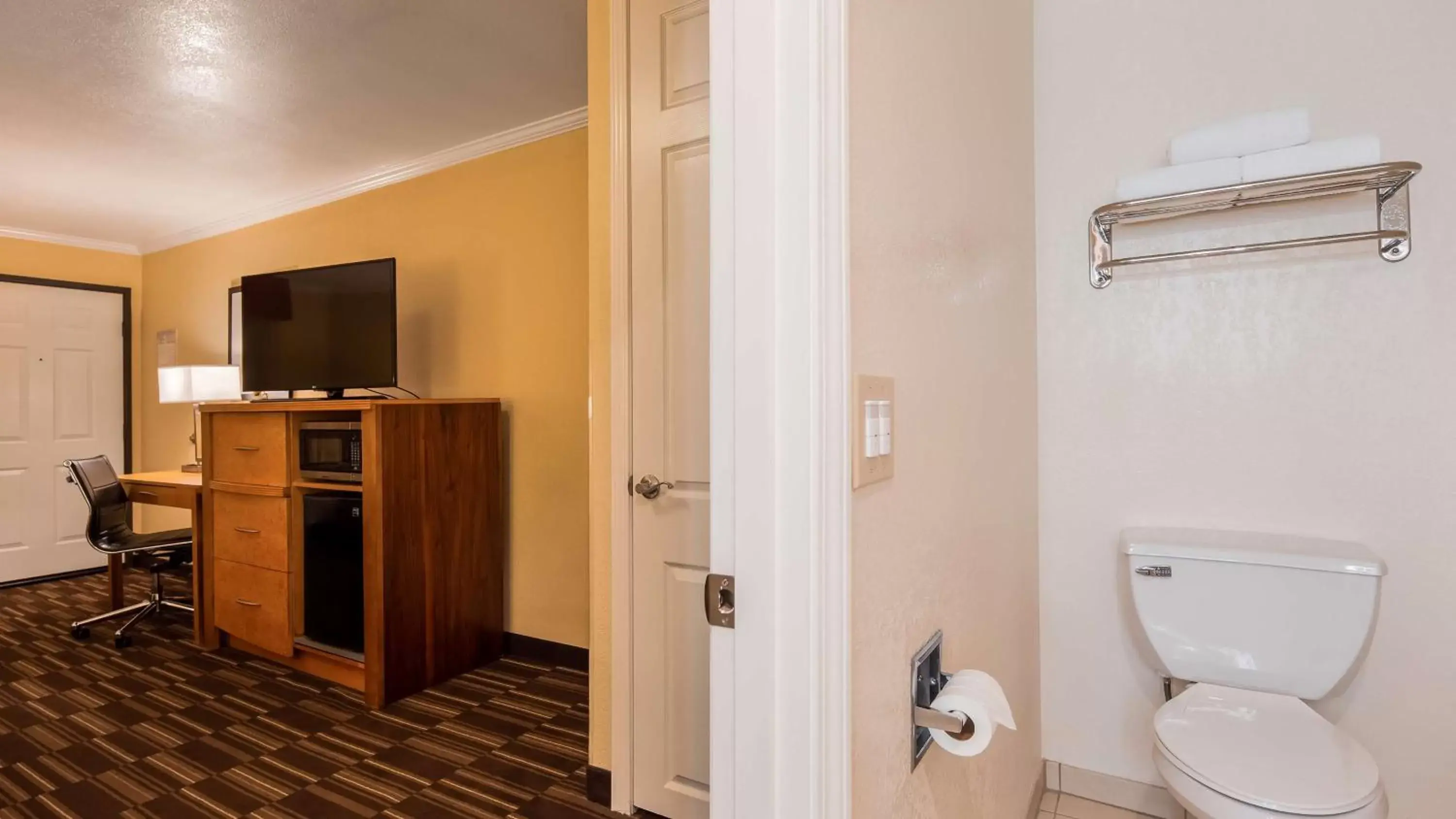 Photo of the whole room, Bathroom in Best Western Plus Ontario Airport & Convention Center