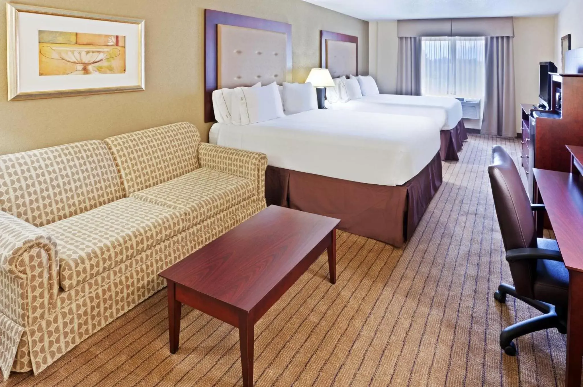 Queen Room with Two Queen Beds - Mobility Access Tub/Non-Smoking in Holiday Inn Express Portland South - Lake Oswego, an IHG Hotel