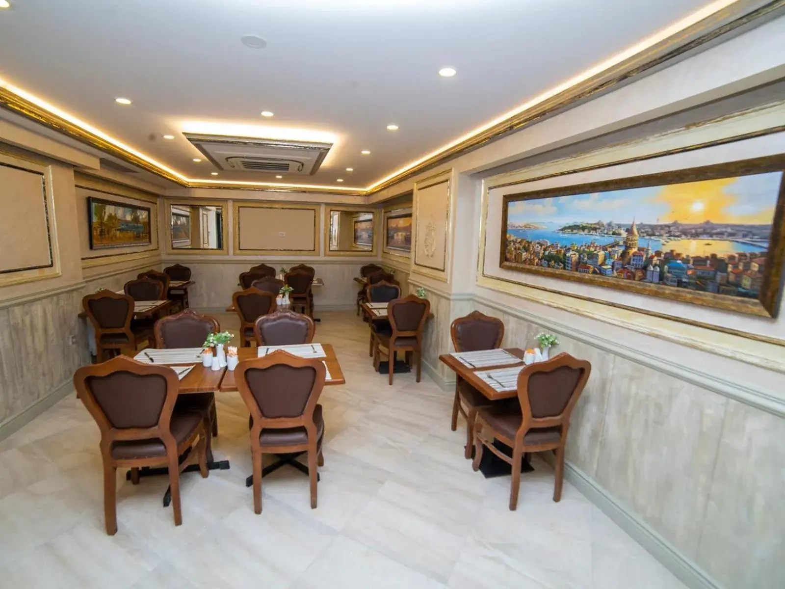 Breakfast, Restaurant/Places to Eat in HHK Hotel Downtown