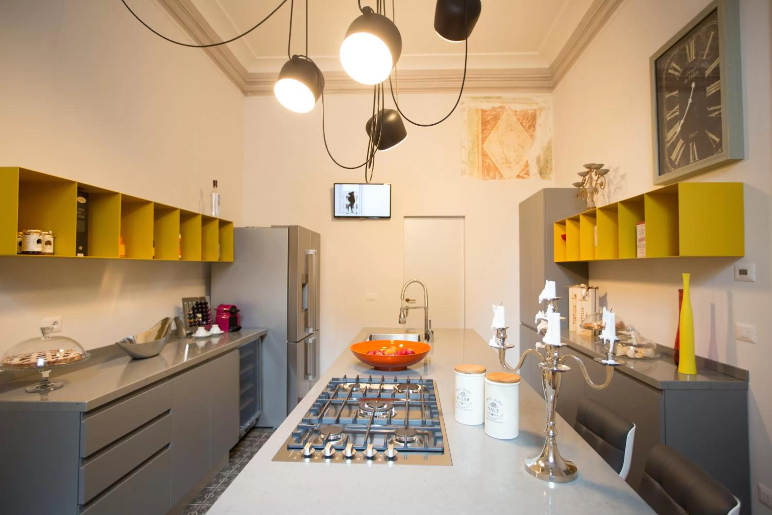 Communal kitchen in Palazzo Cannavina Suite & Private SPA
