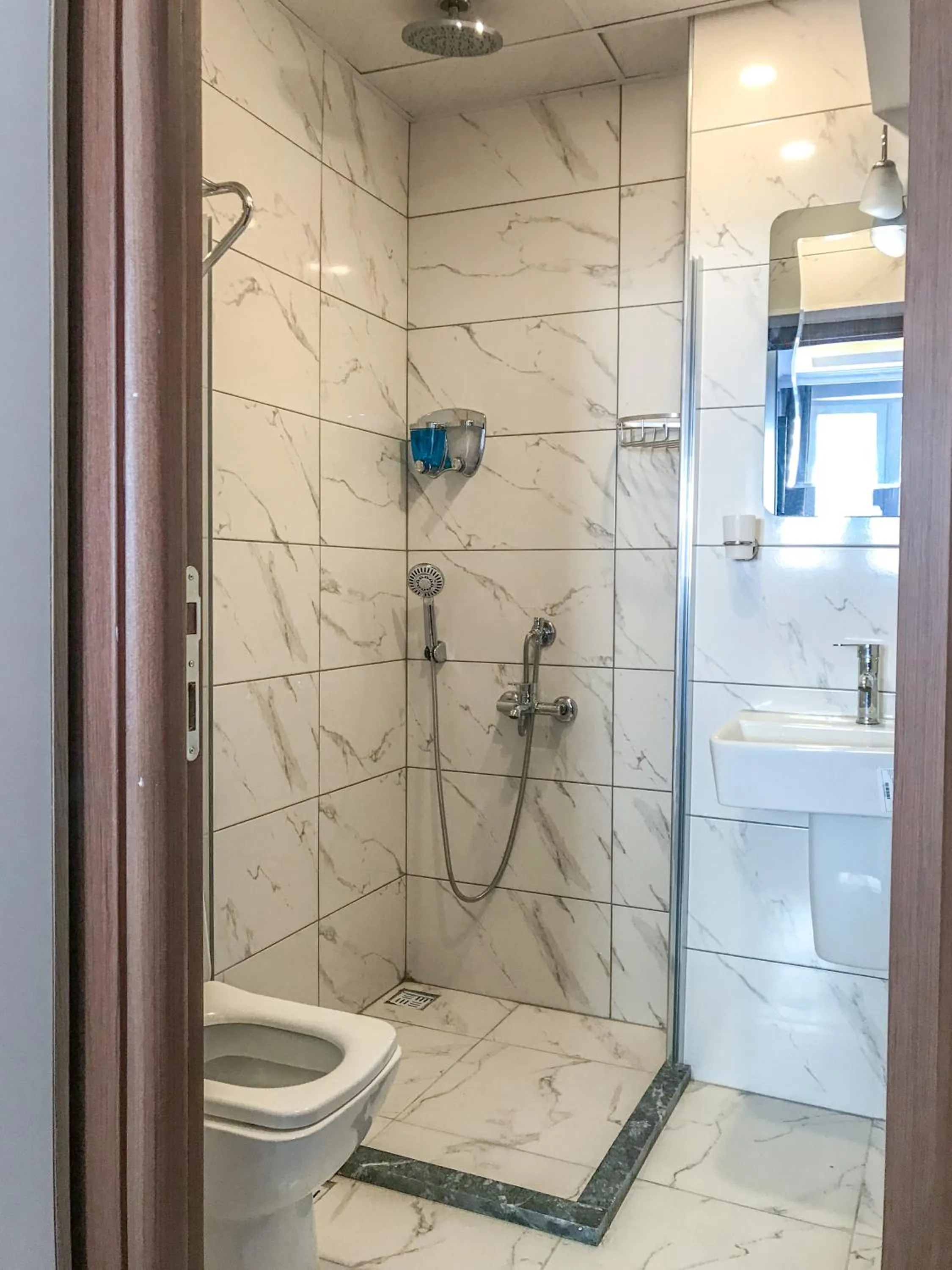 Shower in Sultanahmet Nu Hotel