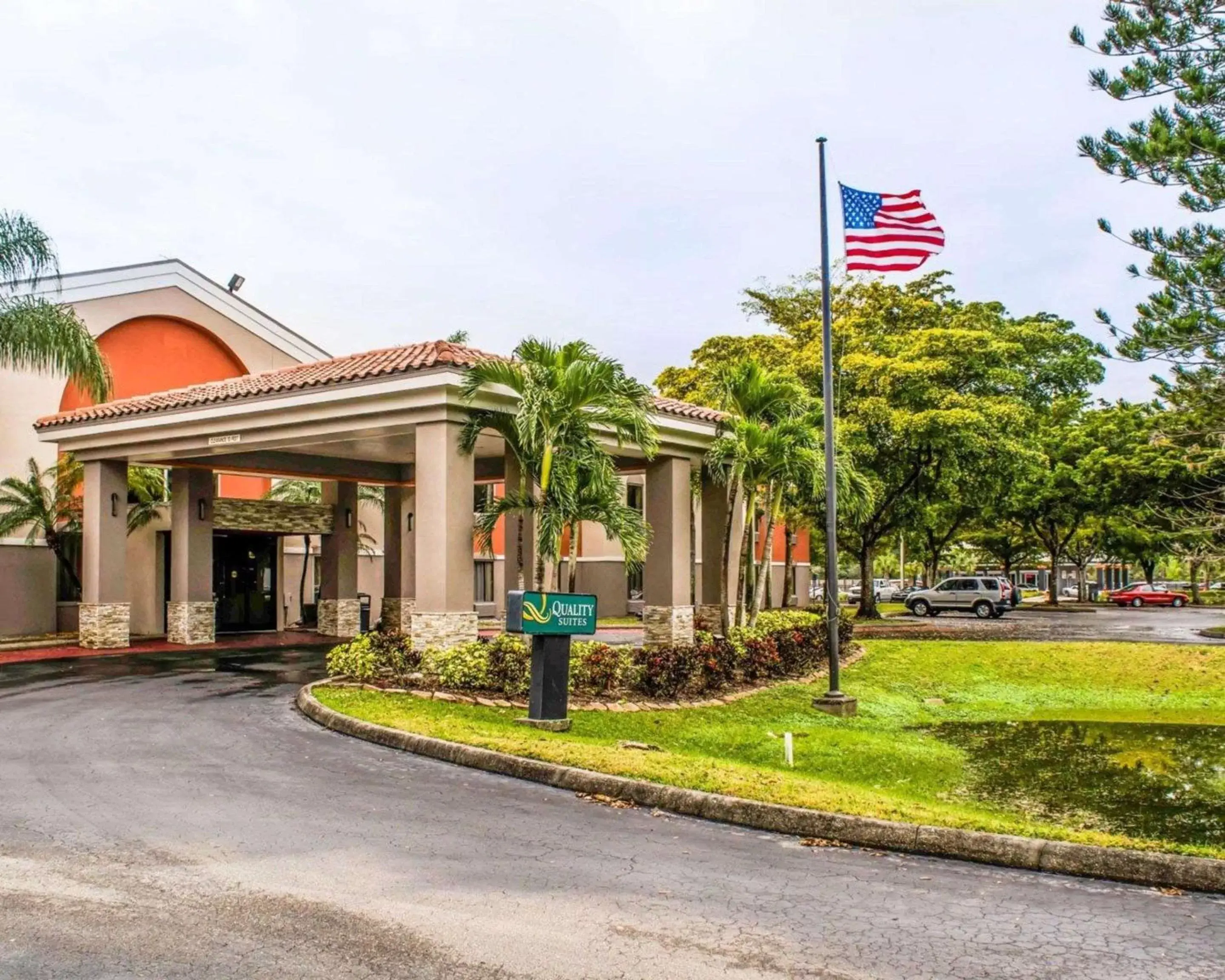 Property Building in Quality Suites Fort Myers Airport I-75