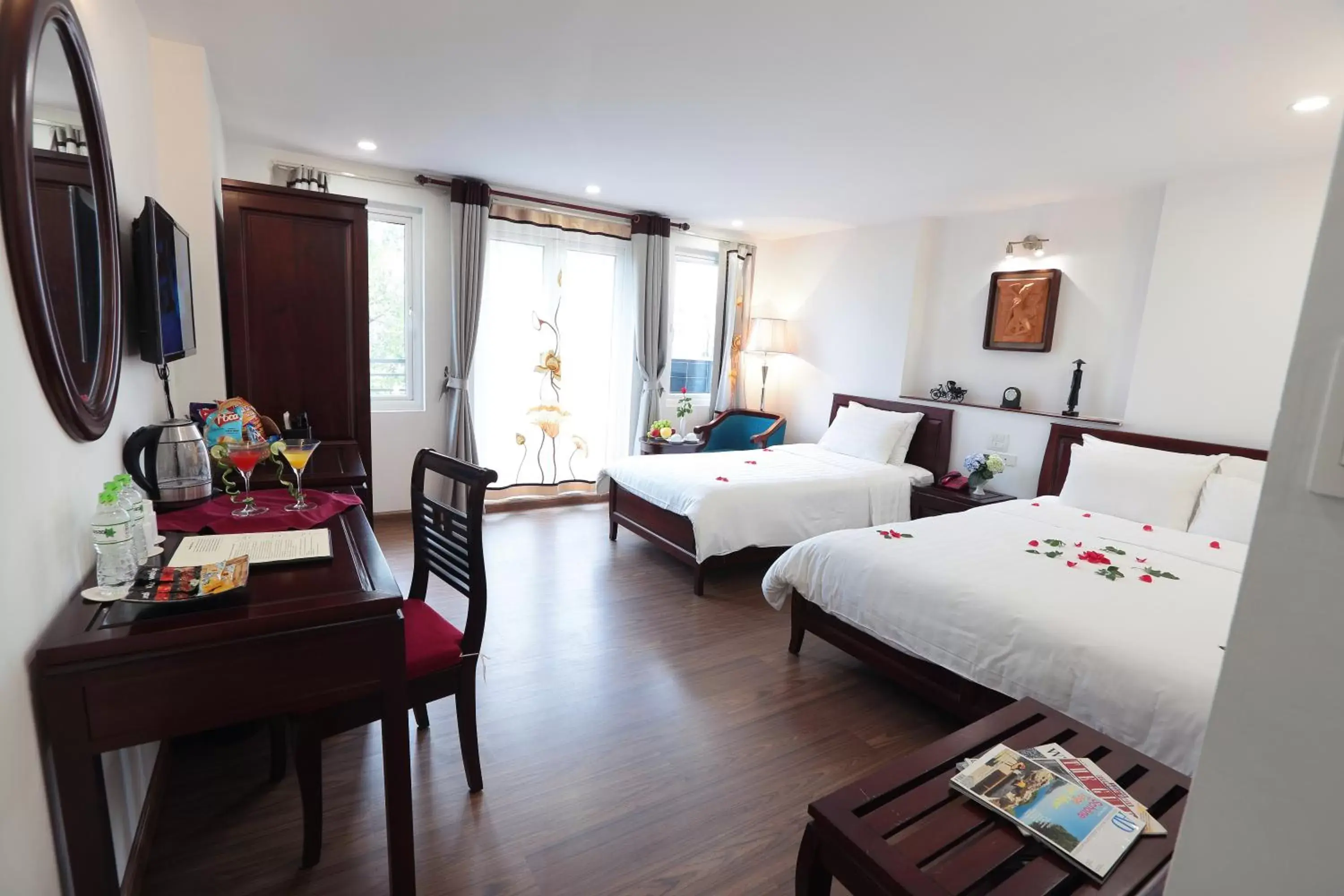 Photo of the whole room in Hanoi Siva Luxury Hotel & Travel