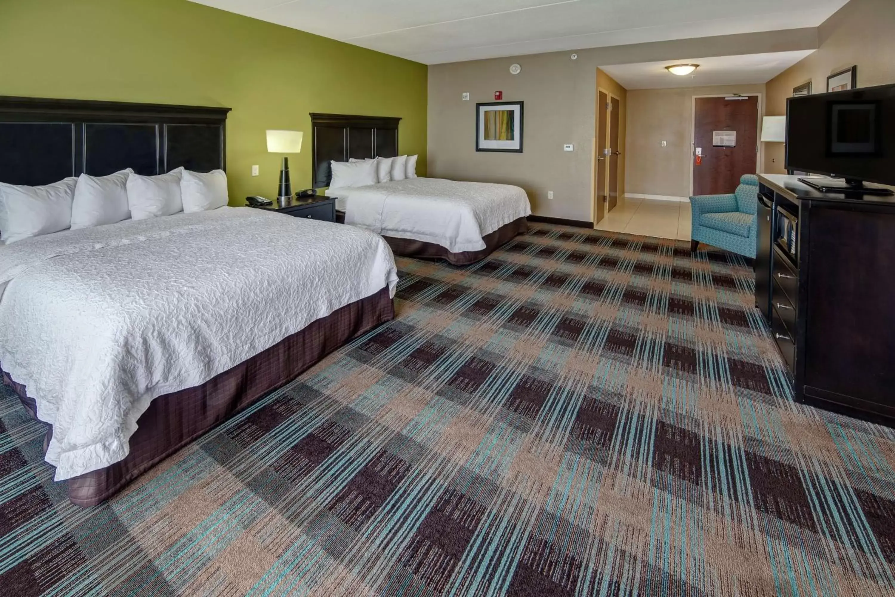 Photo of the whole room, Bed in Hampton Inn & Suites Clarksville