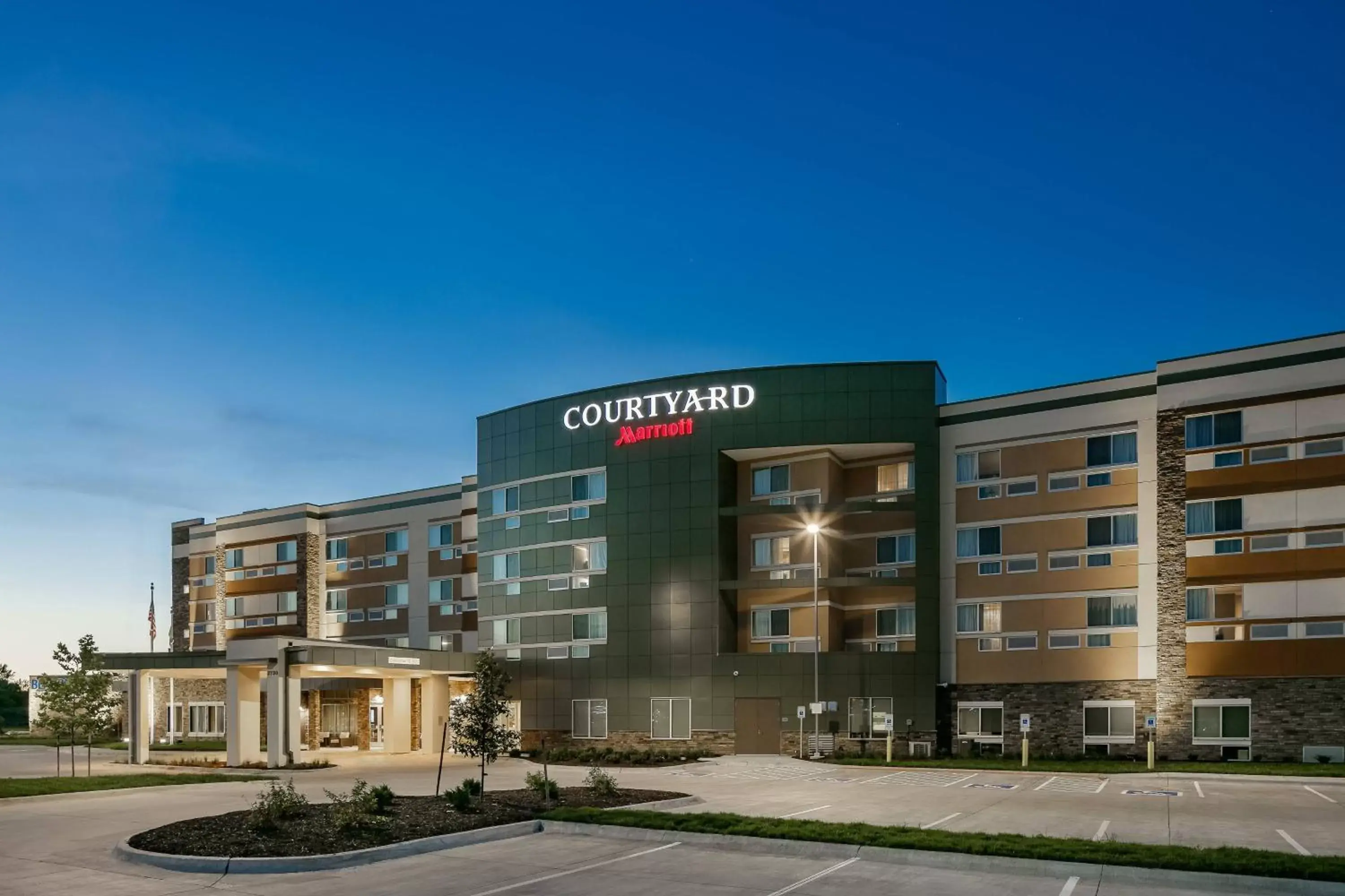 Property Building in Courtyard by Marriott Omaha Bellevue at Beardmore Event Center
