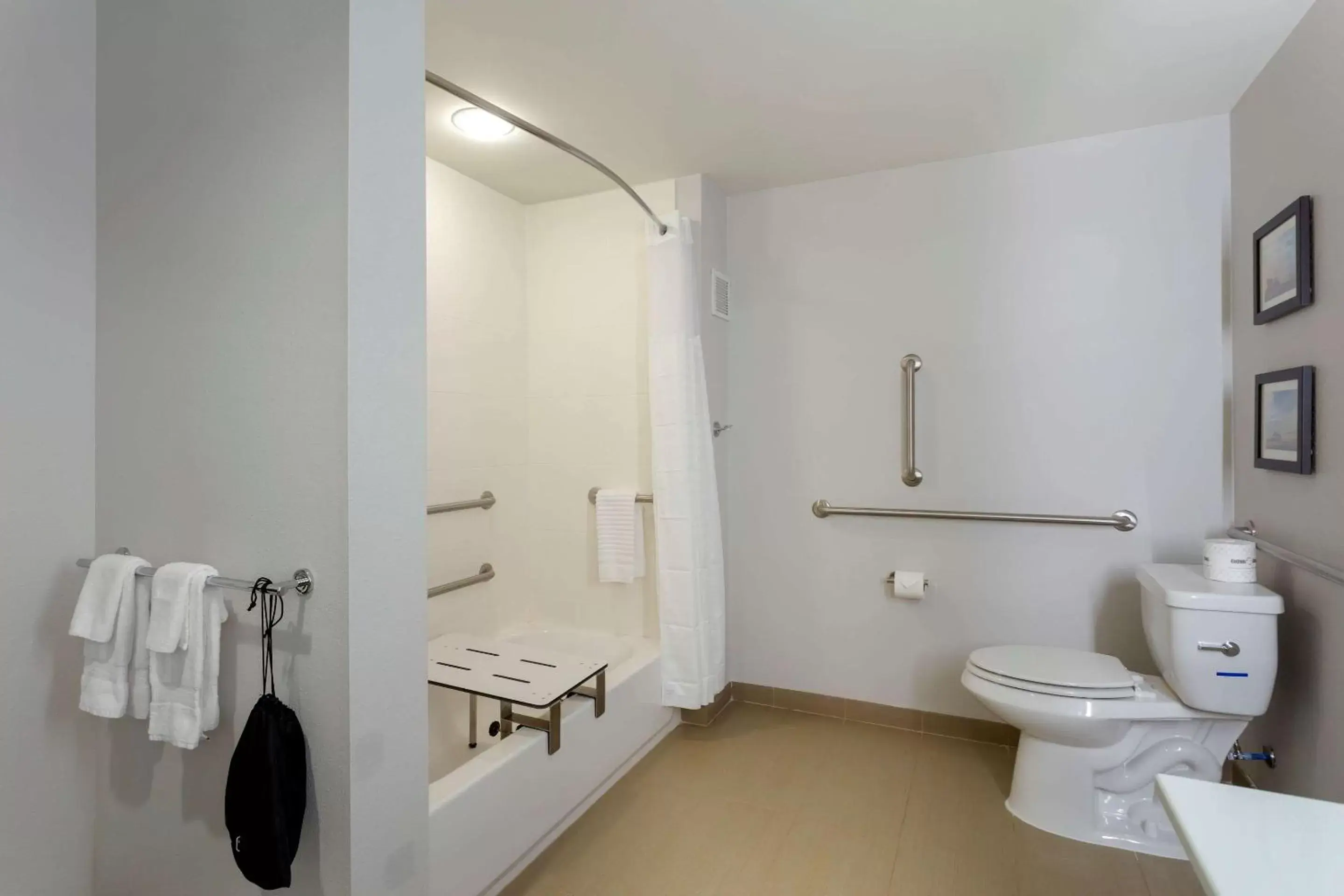 Photo of the whole room in Comfort Inn Jonesboro Photo of the whole room in Comfort Inn Jonesboro