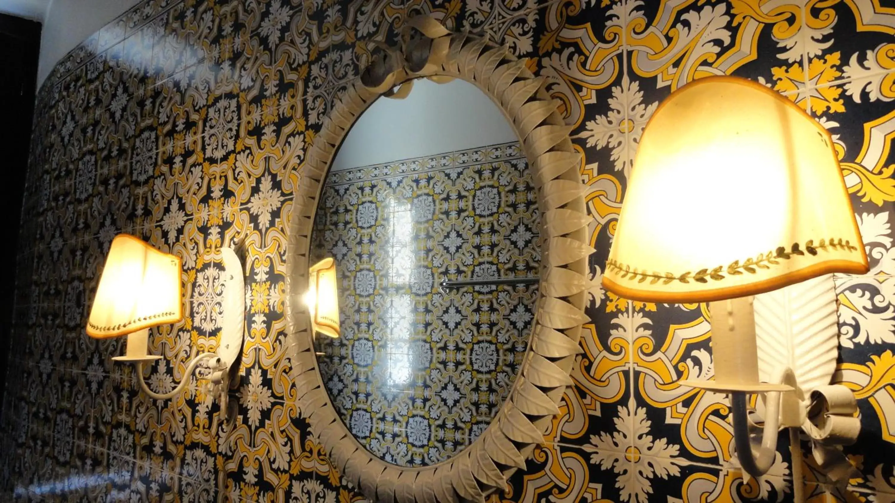 Bathroom in The Literary Man Obidos Hotel