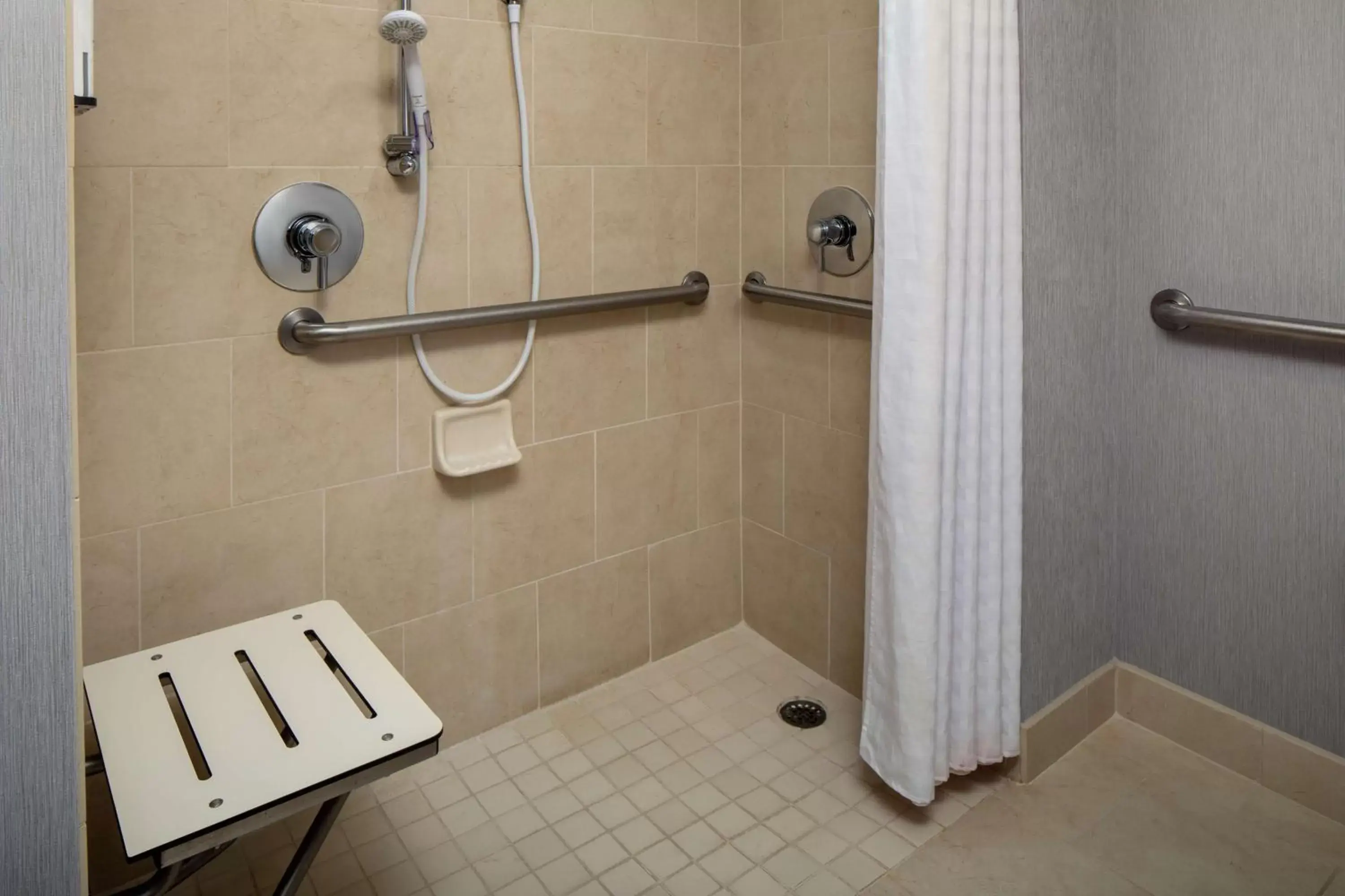 Bedroom, Bathroom in Hyatt Place Uncasville - Casino Area