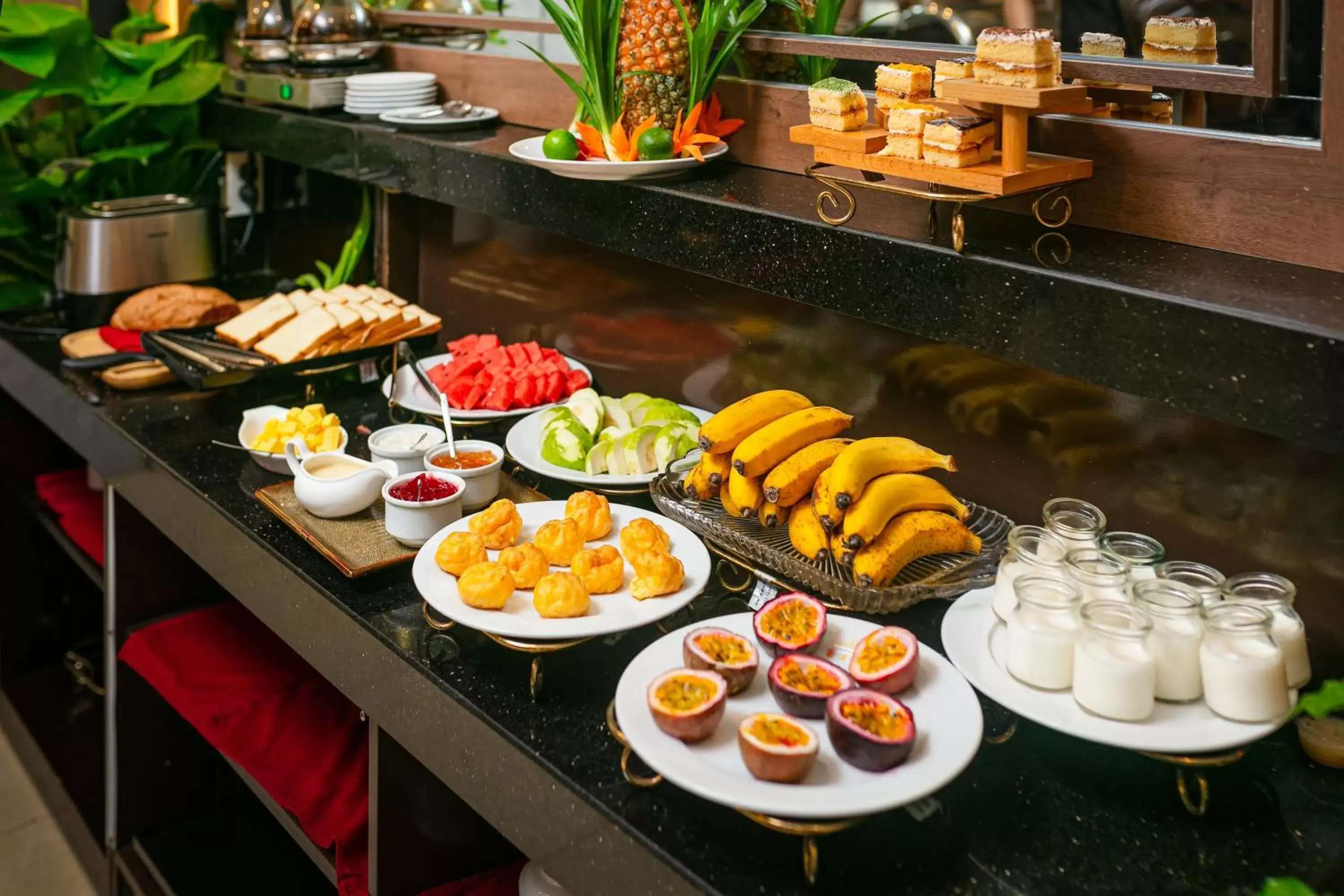 Food and drinks in Hanoi La Palm Premier Hotel & Spa