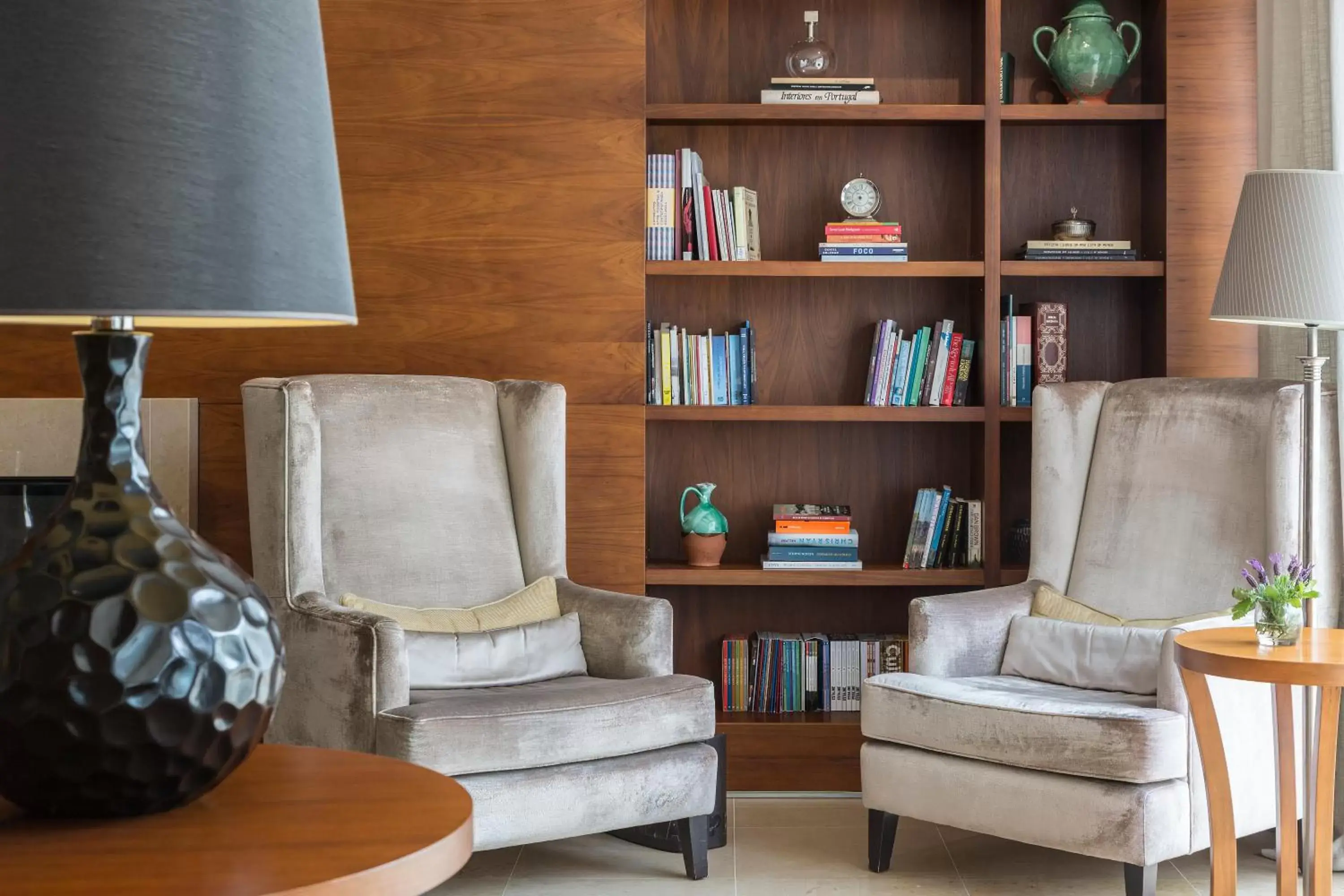 Library, Seating Area in Hotel Dom Goncalo & Spa