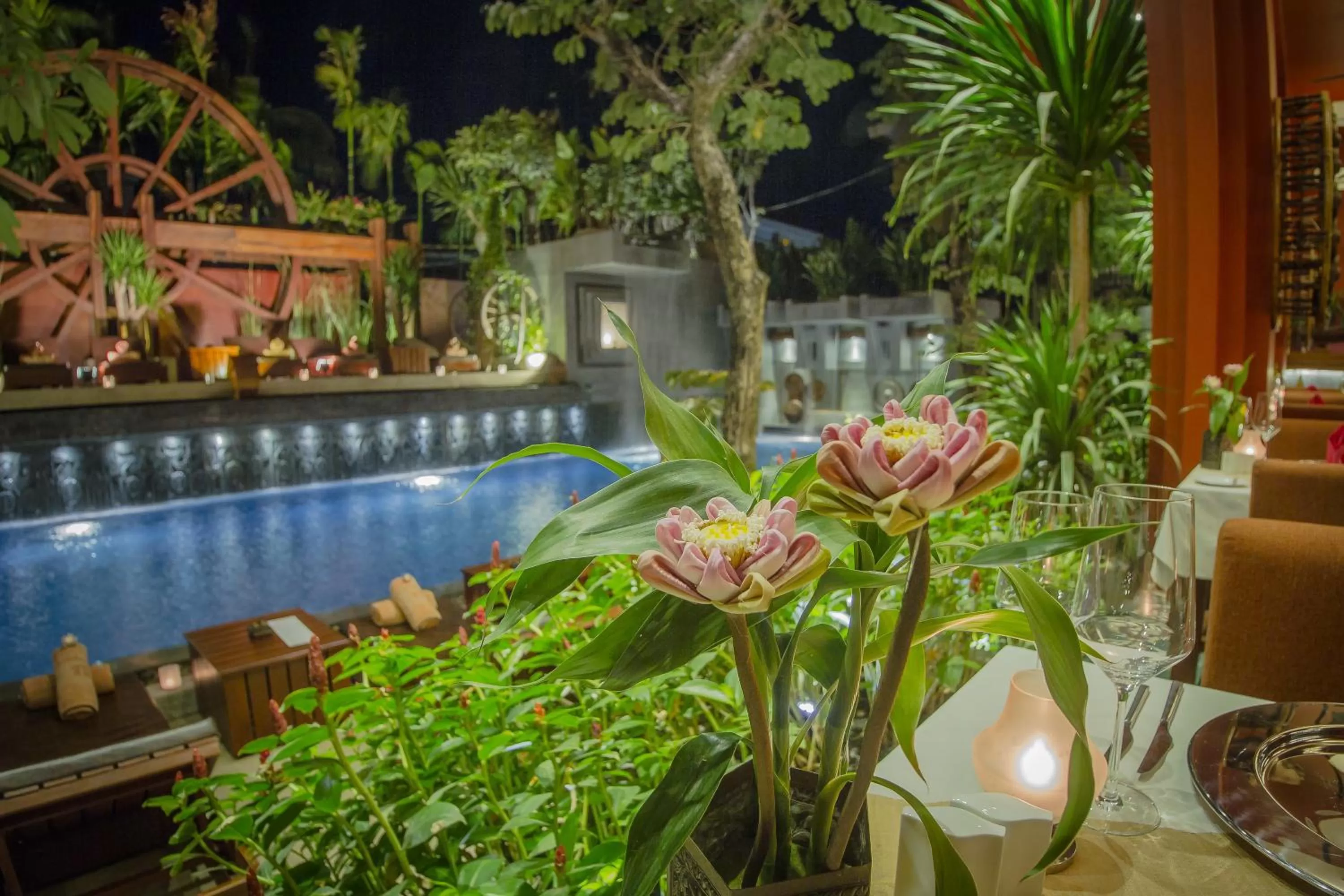 Restaurant/places to eat in Golden Temple Residence