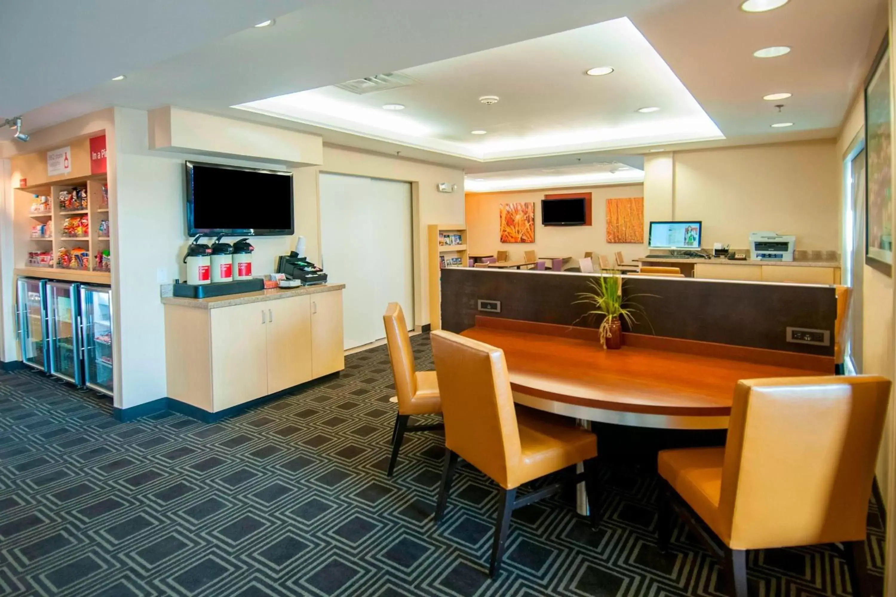 Lobby or reception, Kitchen/Kitchenette in TownePlace Suites by Marriott Baton Rouge Gonzales