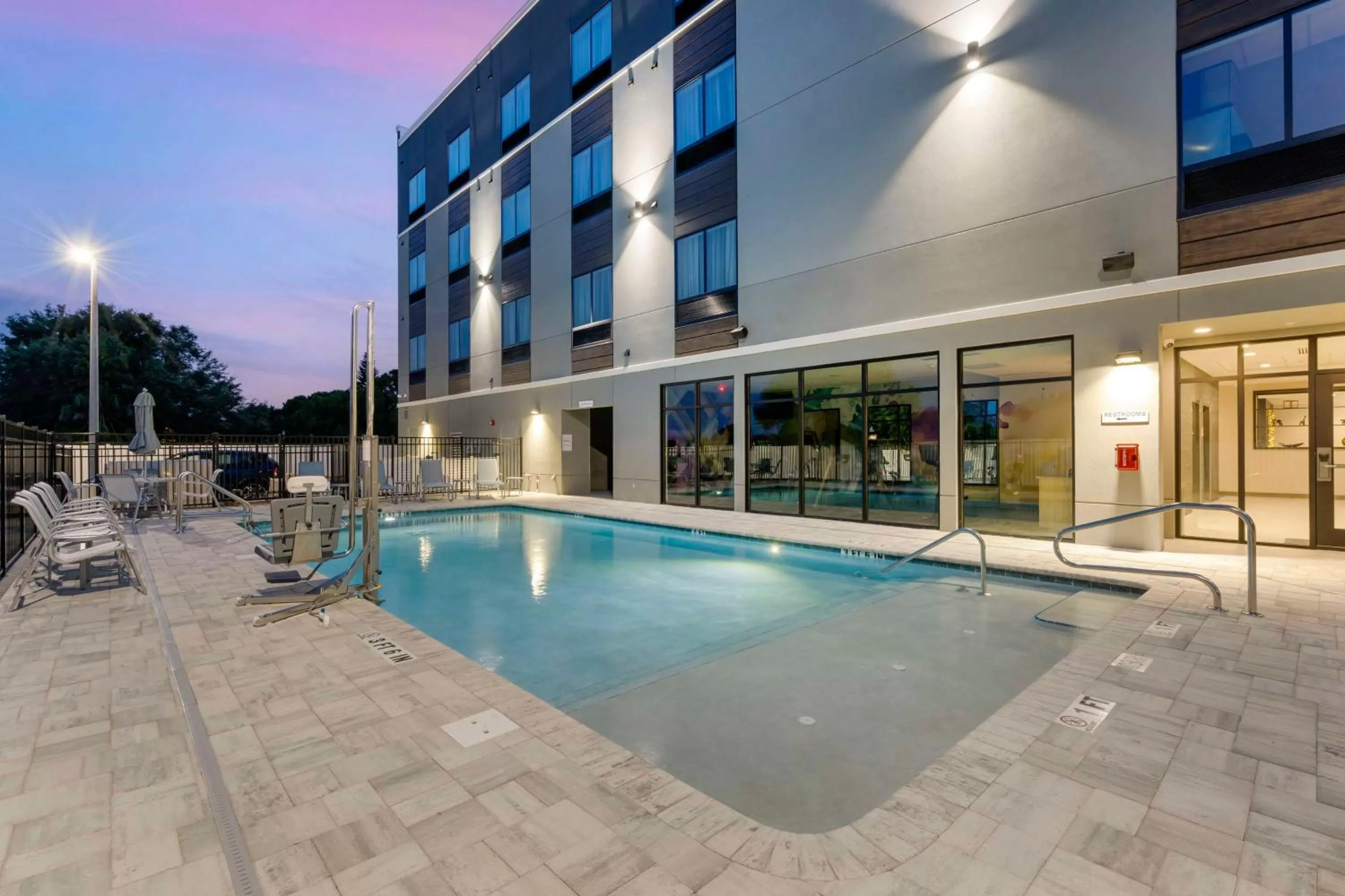 Pool view in Best Western Plus Winter Haven Inn & Suites