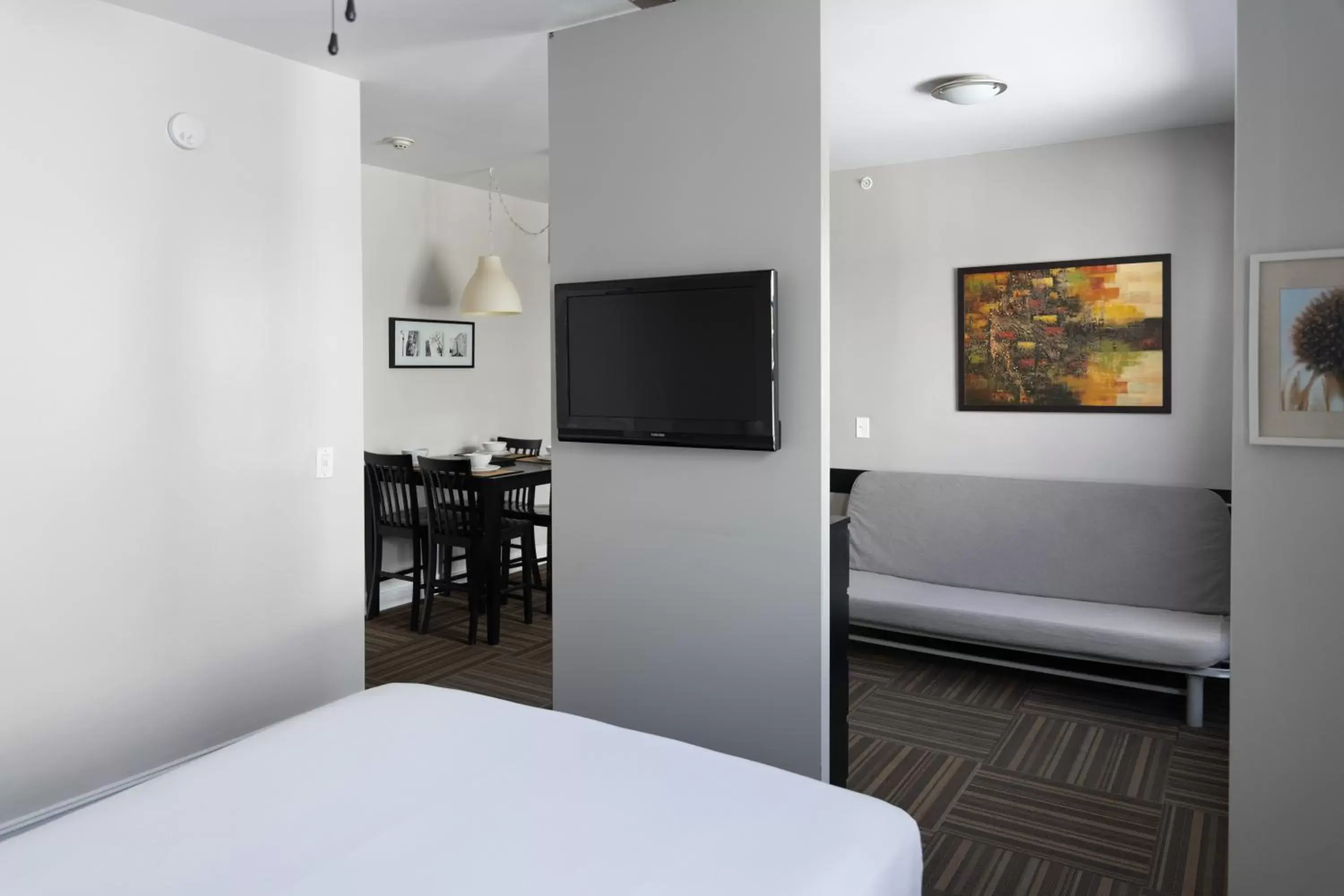 Bedroom, TV/Entertainment Center in Ocean Reef Suites