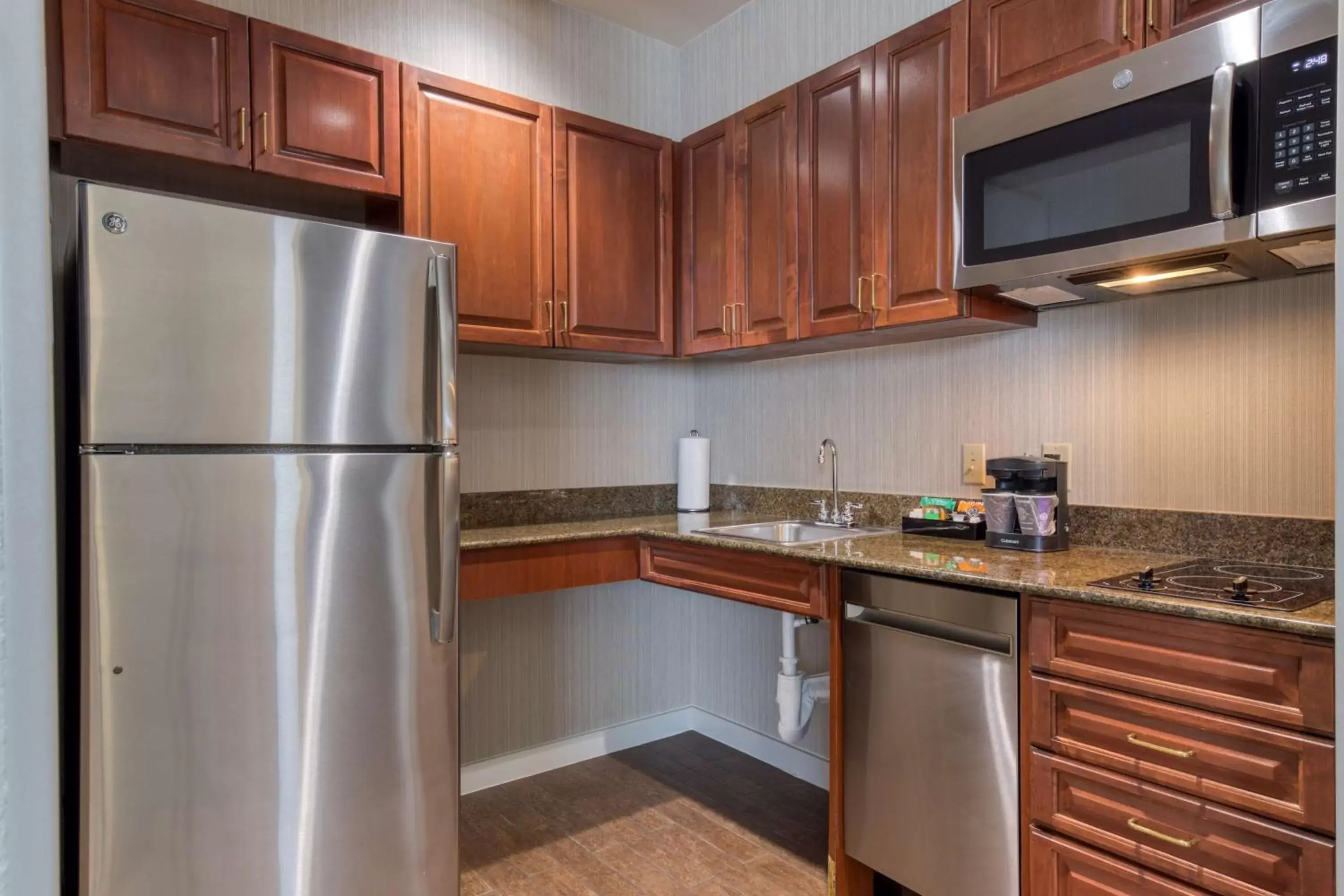 Kitchen or kitchenette, Kitchen/Kitchenette in Homewood Suites by Hilton Olmsted Village