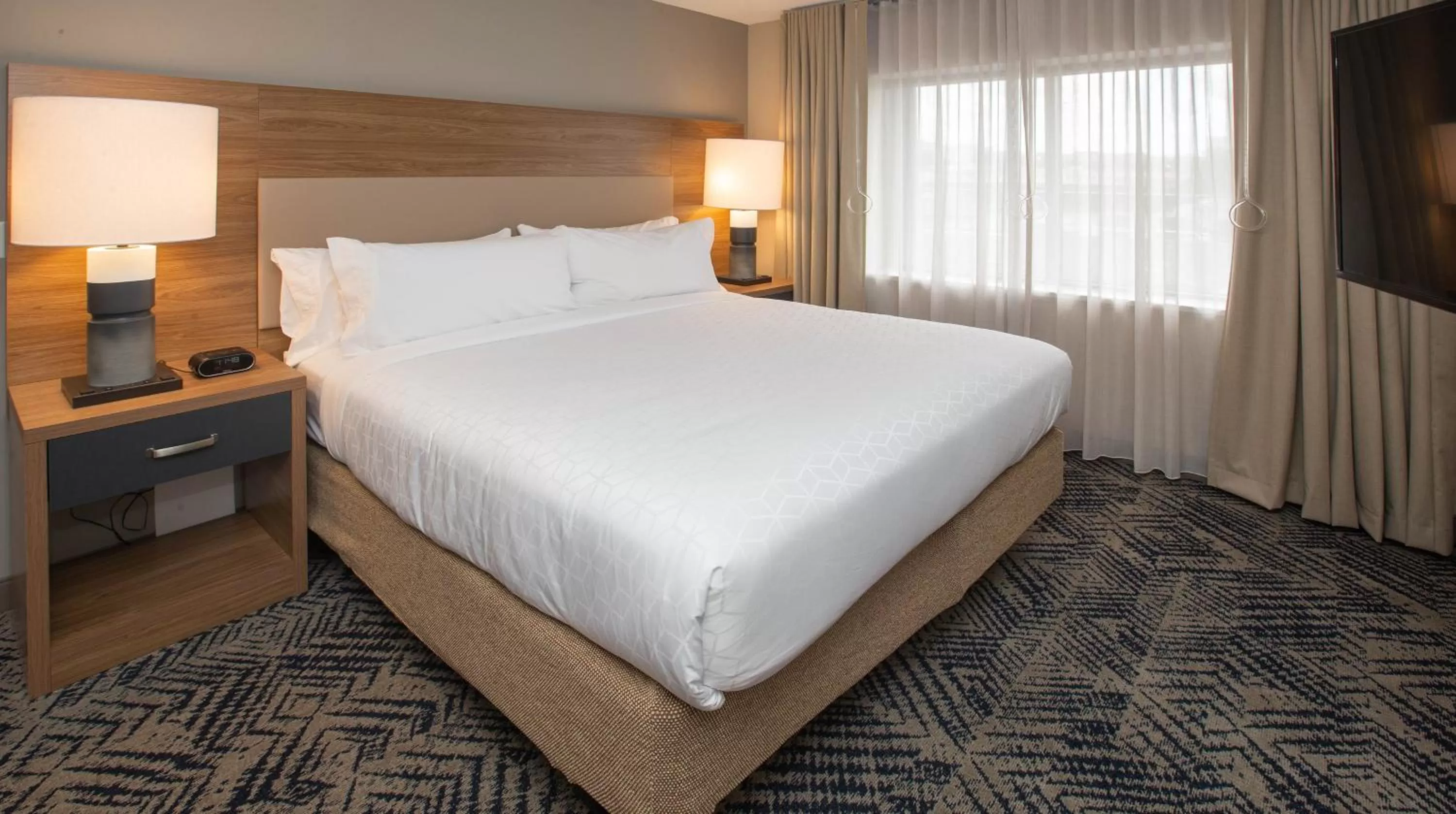 Bedroom, Bed in Candlewood Suites - Cleveland South - Independence by IHG