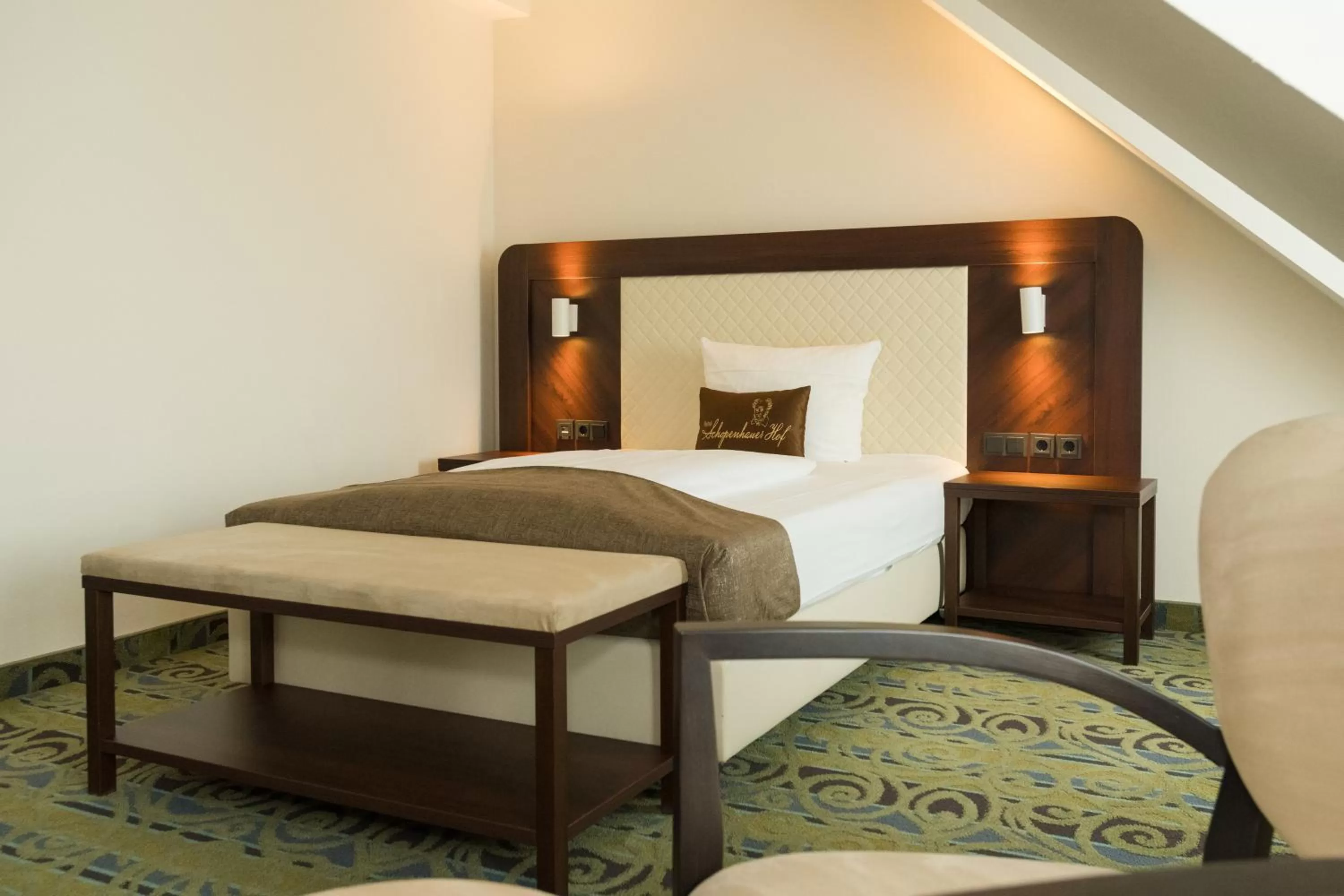 Photo of the whole room, Bed in Hotel Schopenhauer Hof