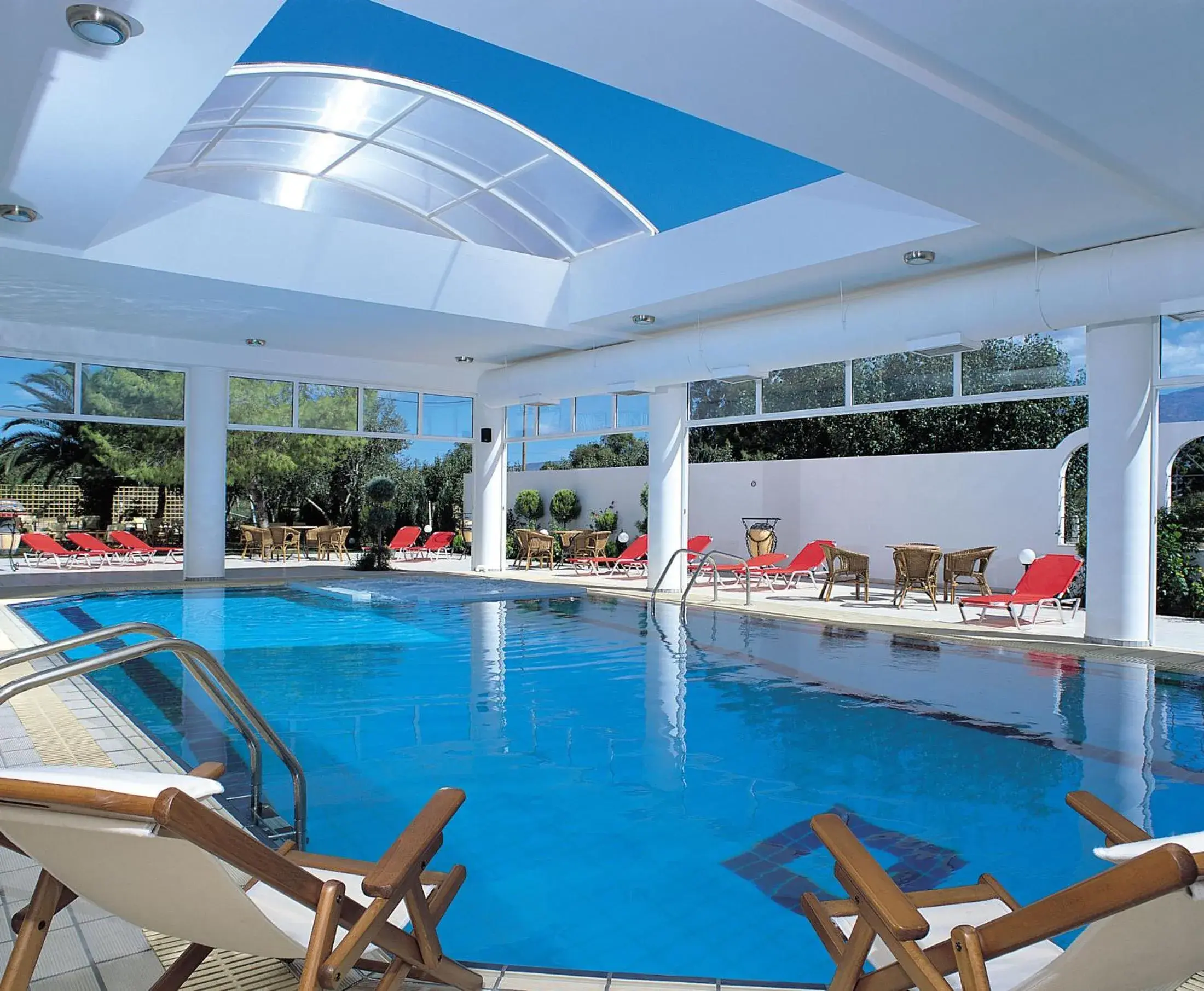 Swimming Pool in Hotel Kalloni