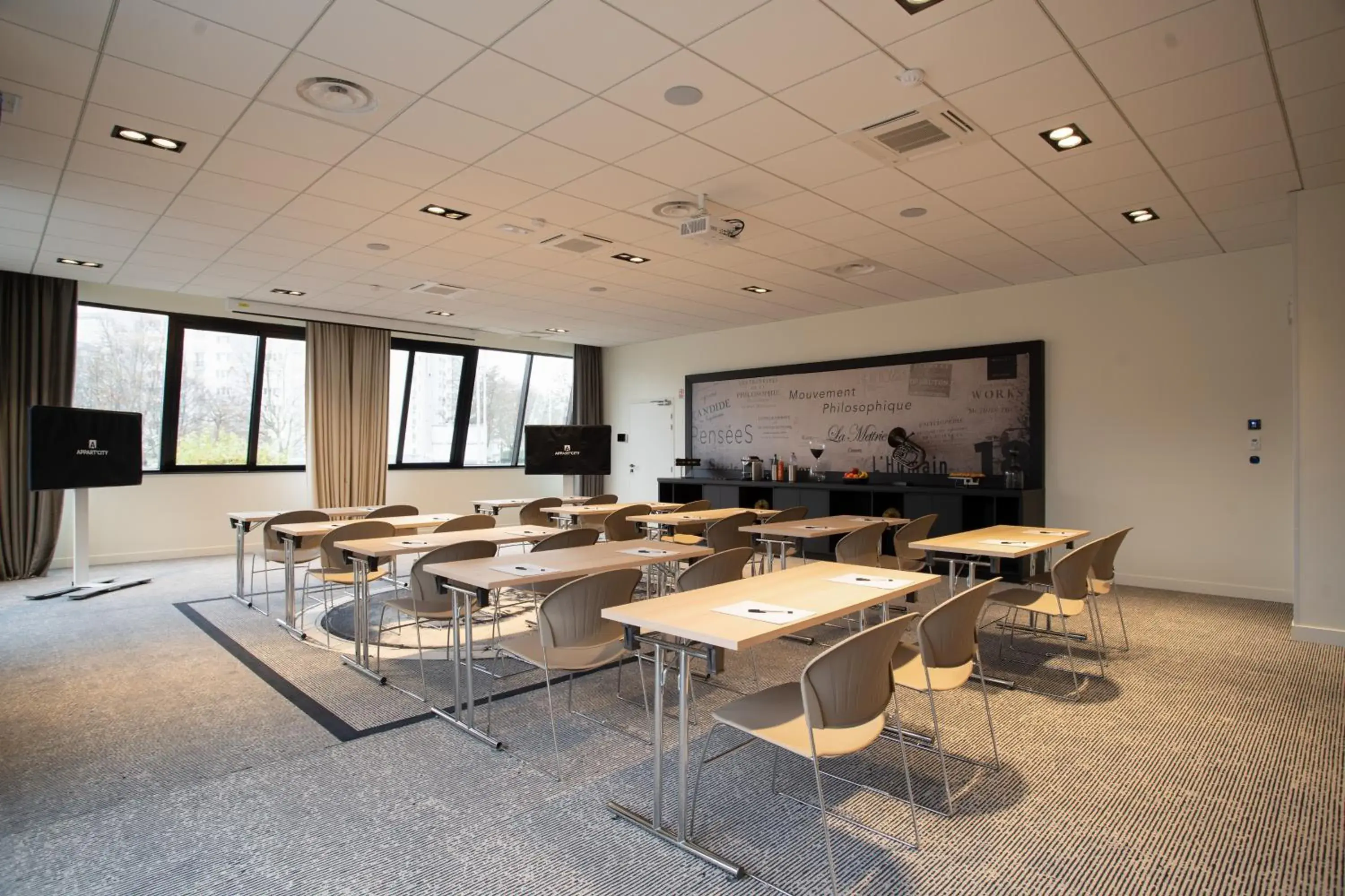 Meeting/conference room in Park & Suites Elégance Genève-Ferney Voltaire