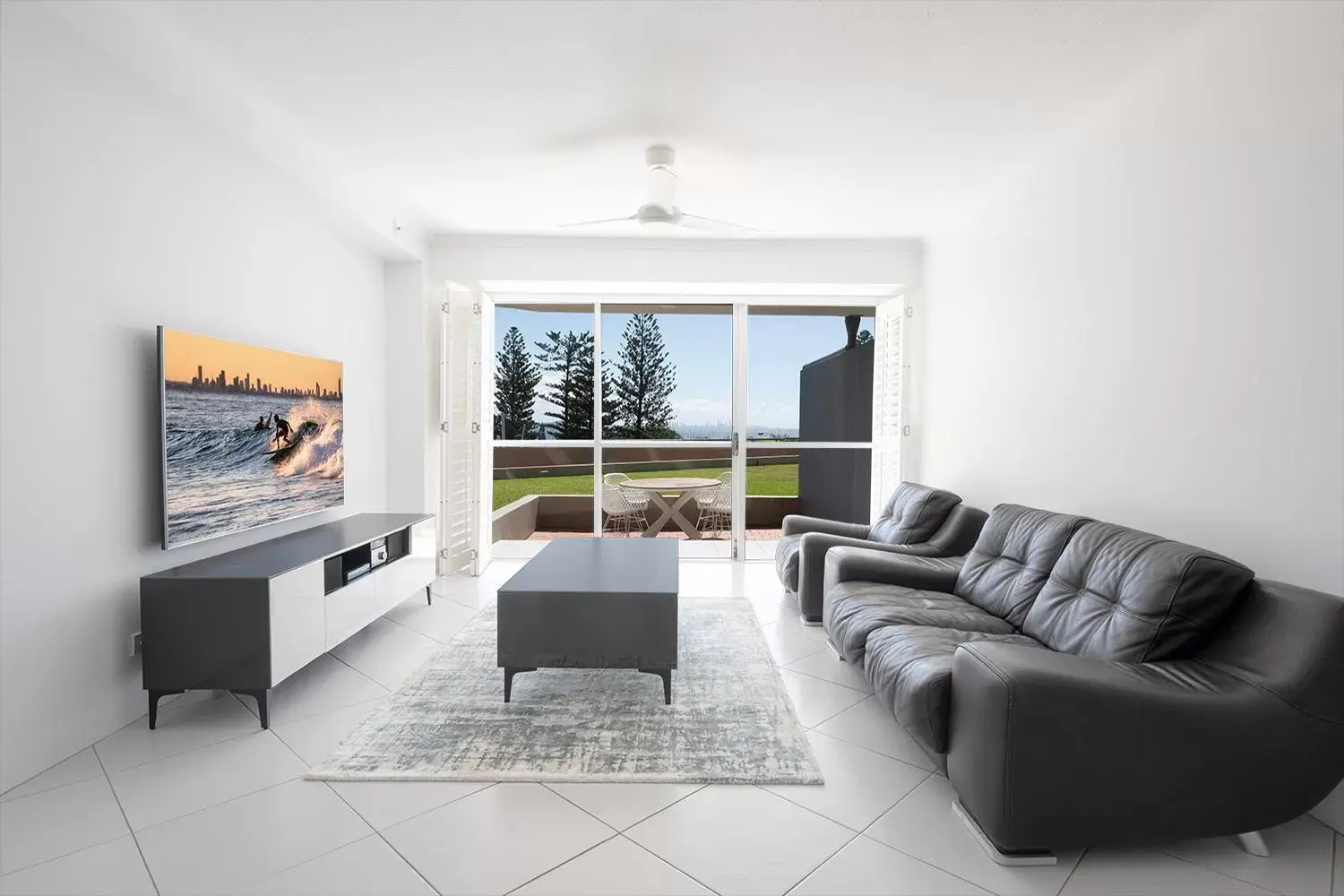 Living room, Seating Area in Points North Apartments