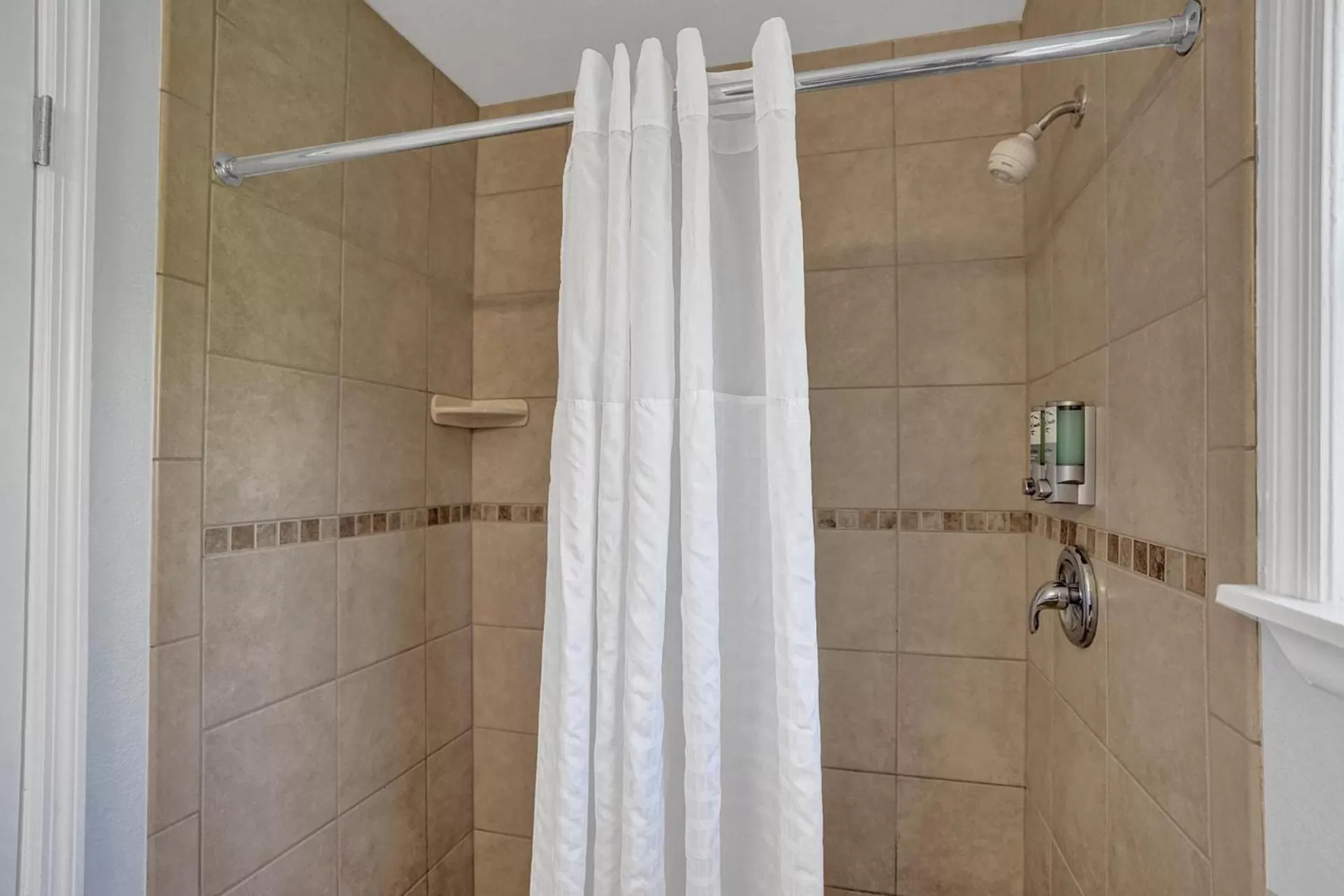 Bathroom in The Worthington Resorts - Clothing Optional - Men Only - Solo hombres