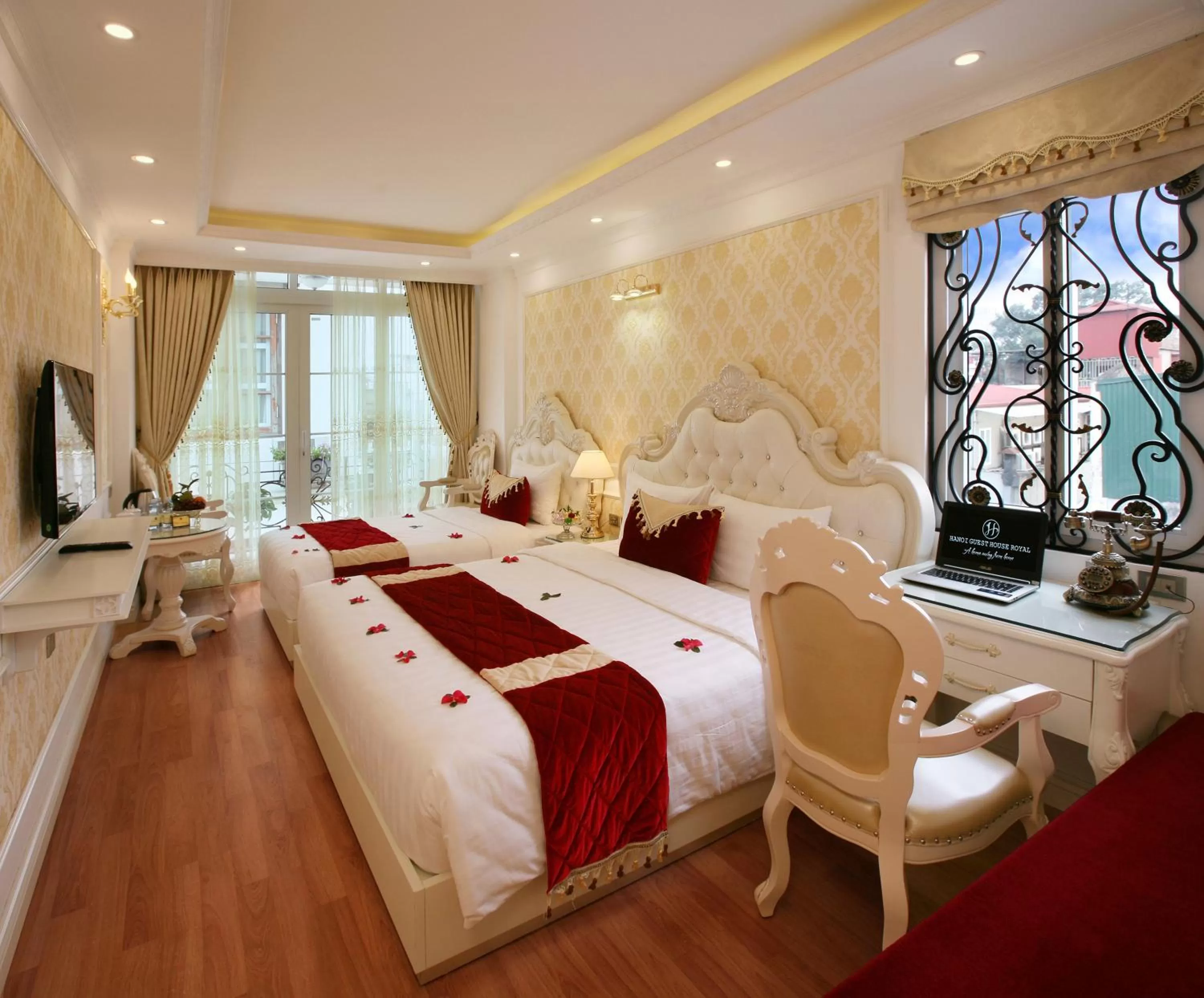 Bedroom, Bed in Hanoi Hotel Royal