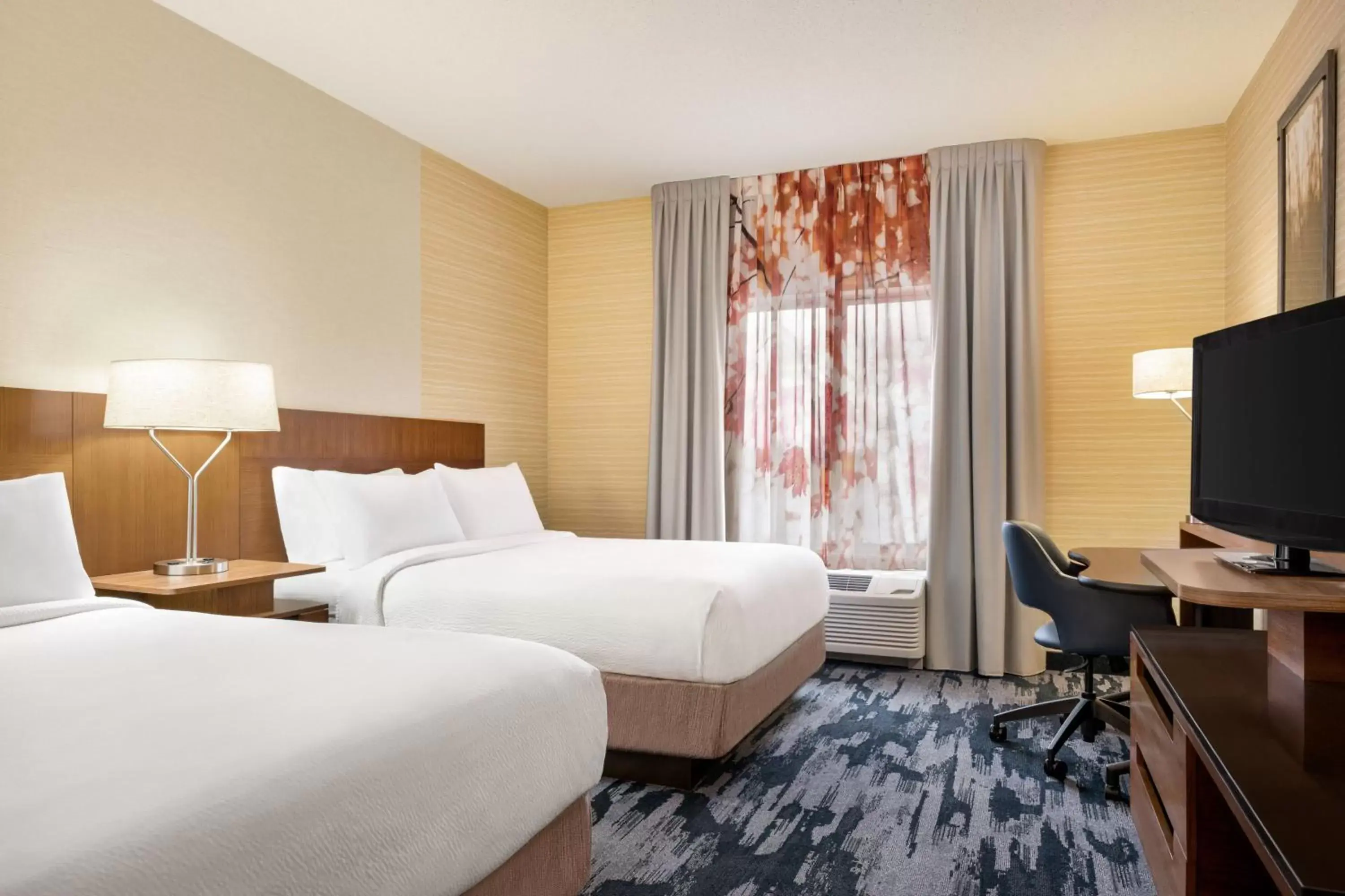 Photo of the whole room, Bed in Fairfield Inn & Suites by Marriott Hershey Chocolate Avenue