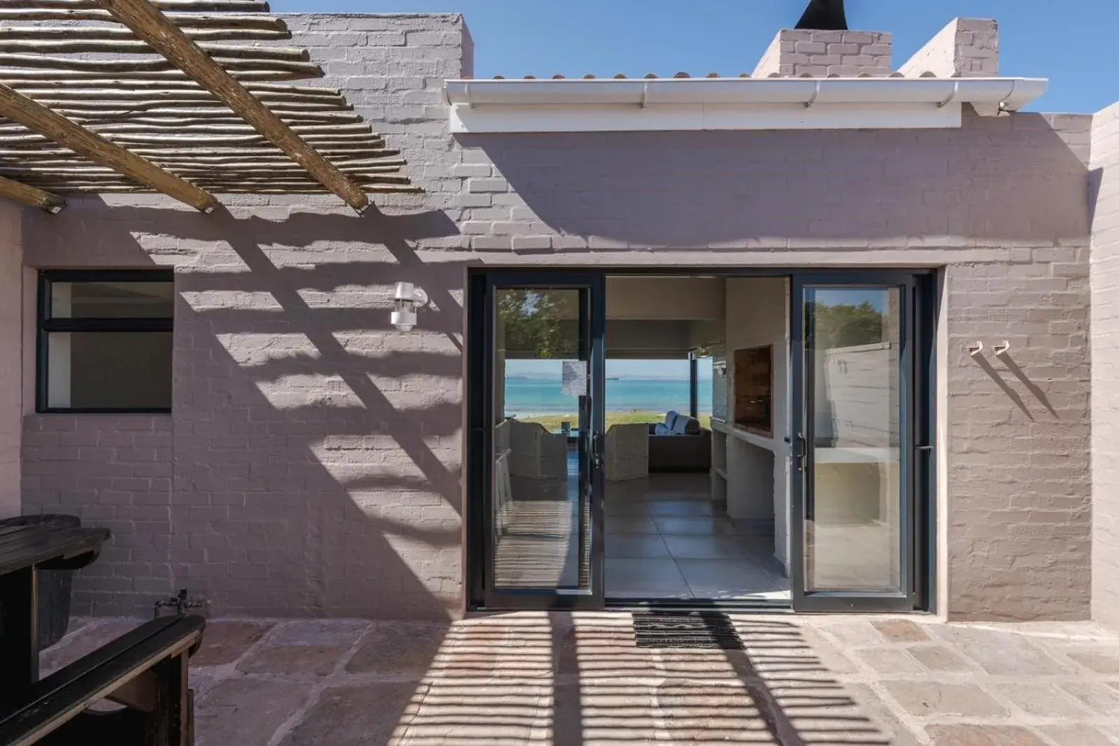 Patio, Facade/Entrance in Blue Bay Lodge