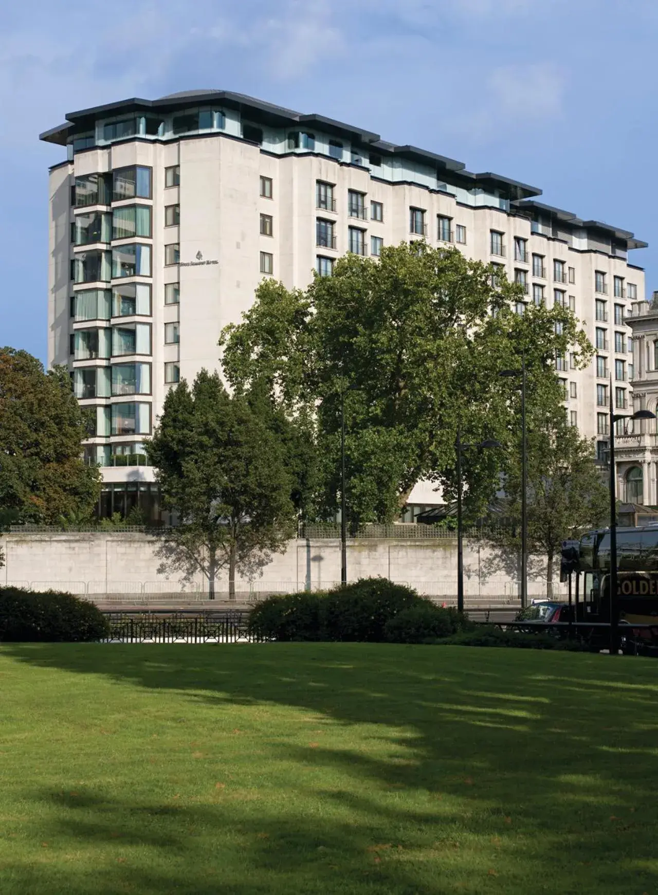 Property Building in Four Seasons Hotel London At Park Lane