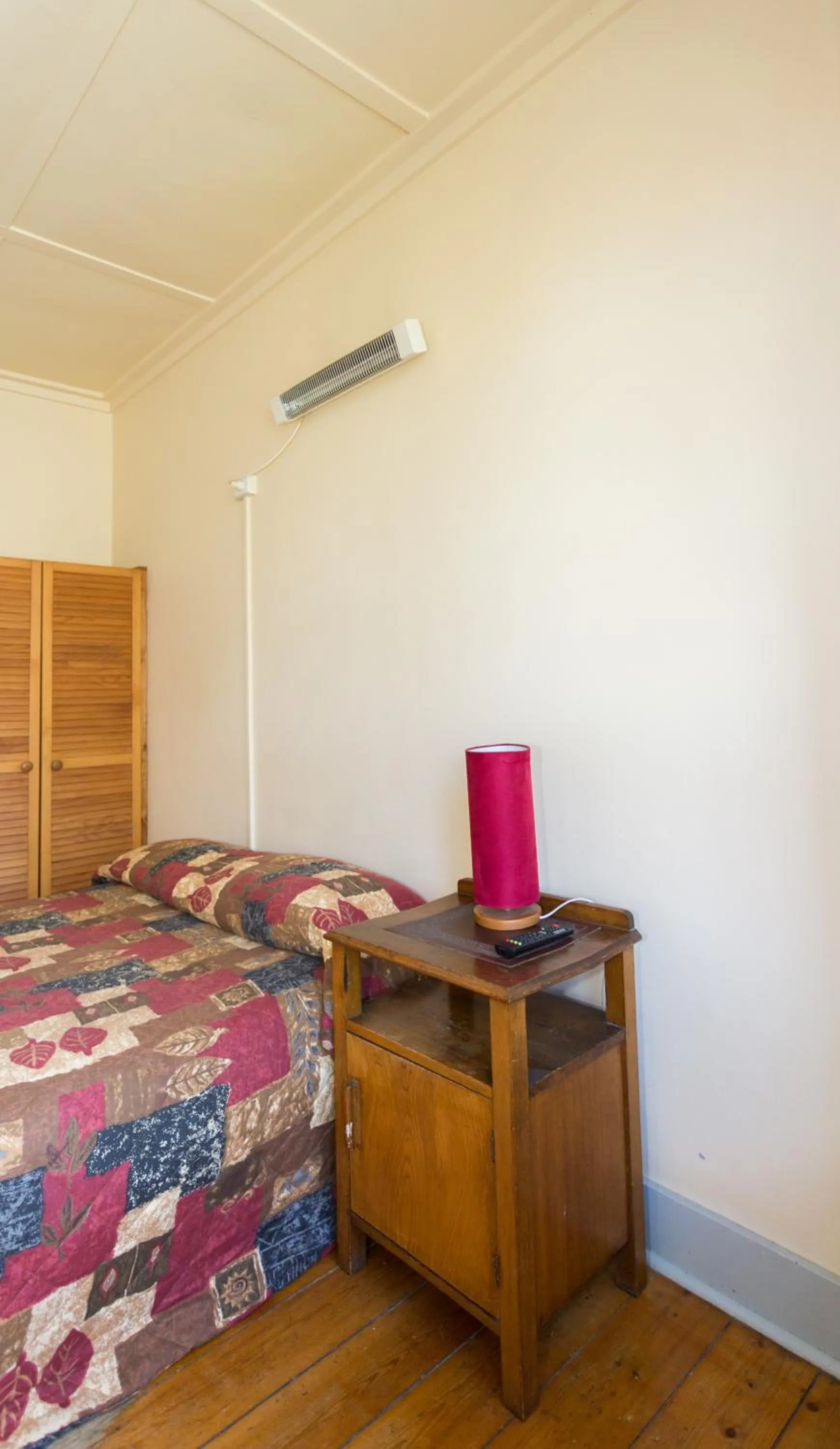 Bed in Katoomba Mountain Lodge