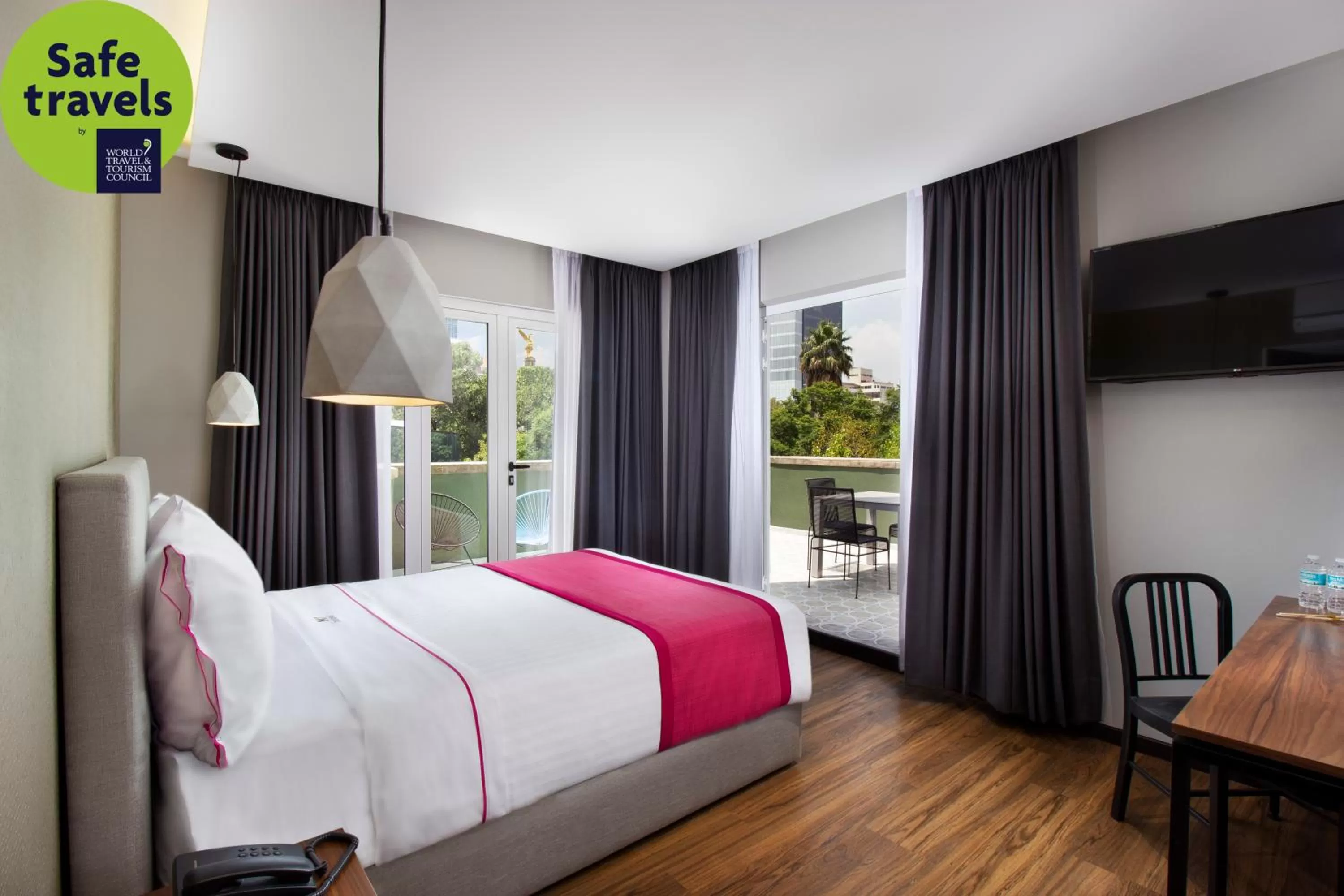 Bed in Hotel MX mas reforma CDMX, Trademark Collection by Wyndham