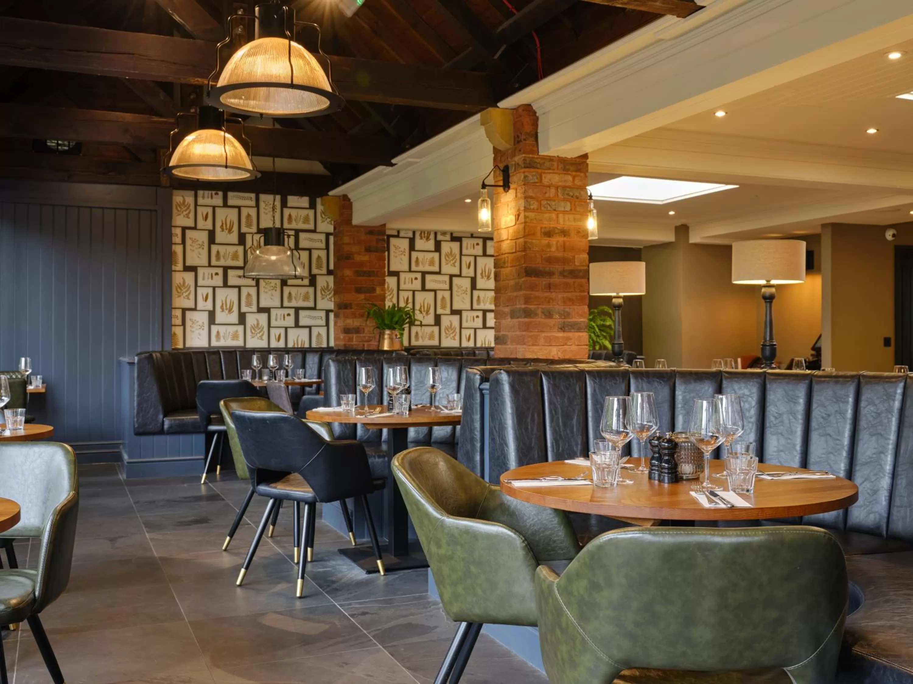 Restaurant/places to eat in The Kingfisher