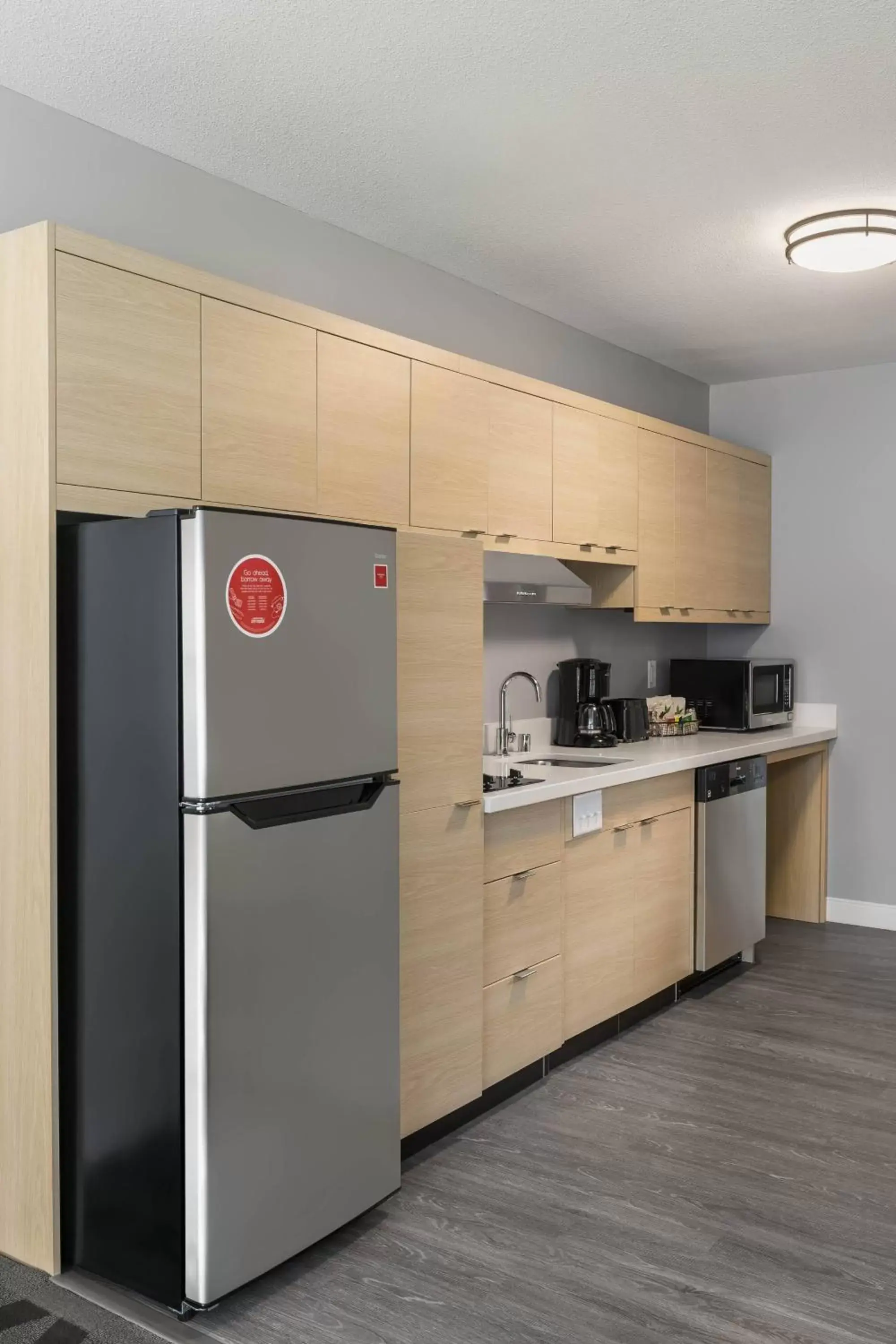 Photo of the whole room, Kitchen/Kitchenette in TownePlace Suites By Marriott Rochester Mayo Clinic Area