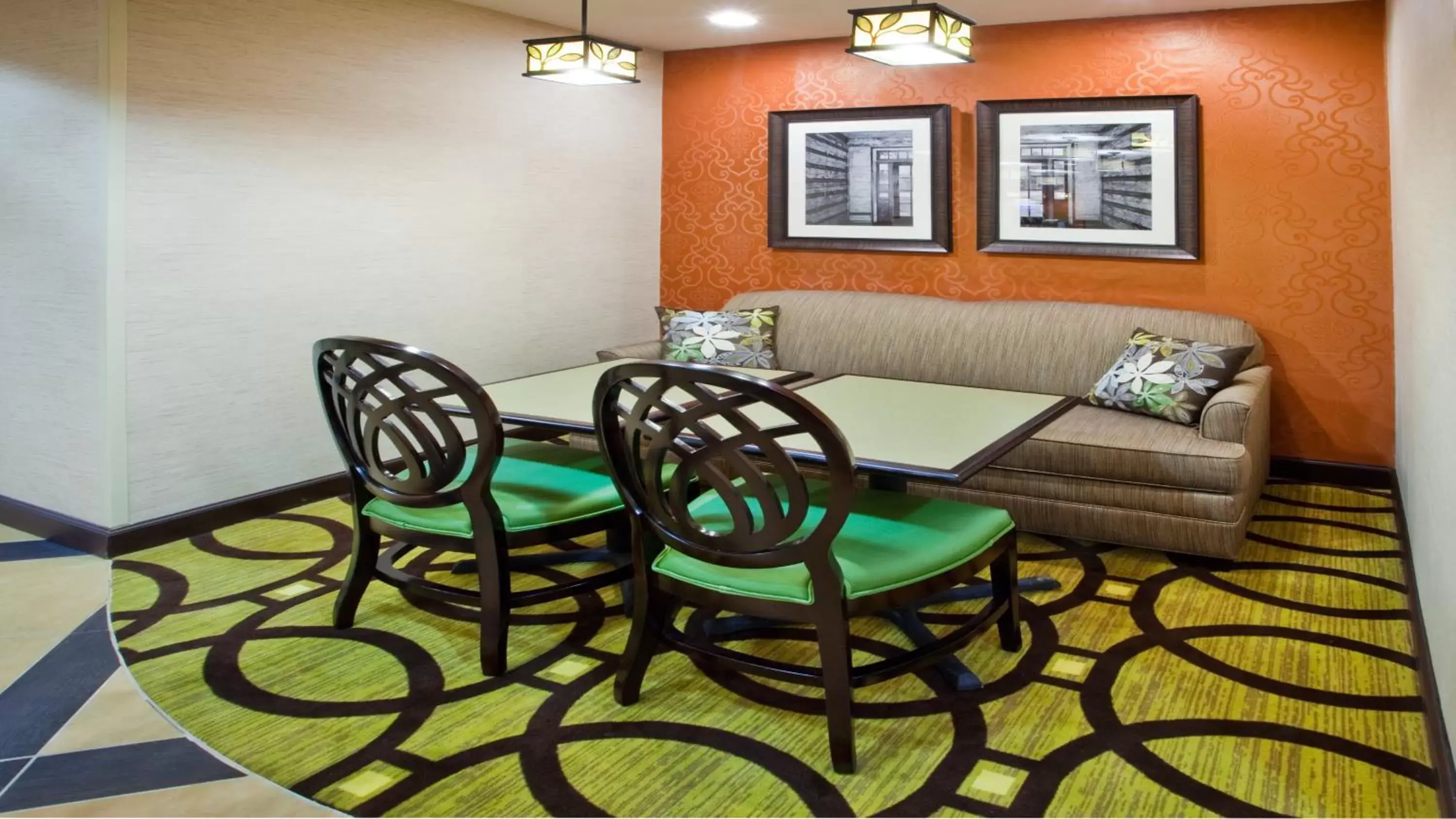 Breakfast, Seating Area in Holiday Inn Express Peachtree Corners-Norcross, an IHG Hotel
