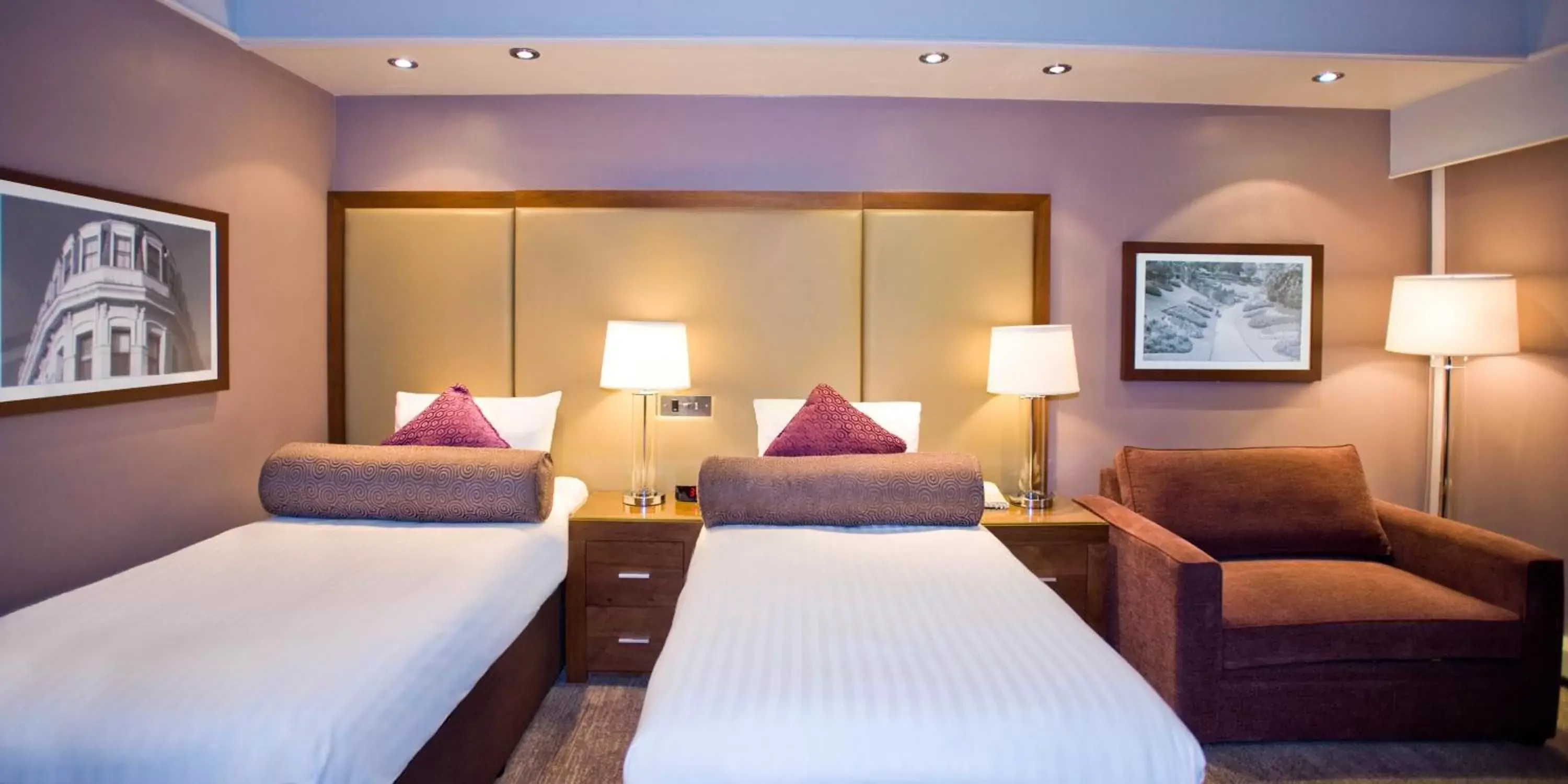 Photo of the whole room, Bed in Sandman Signature London Gatwick Hotel