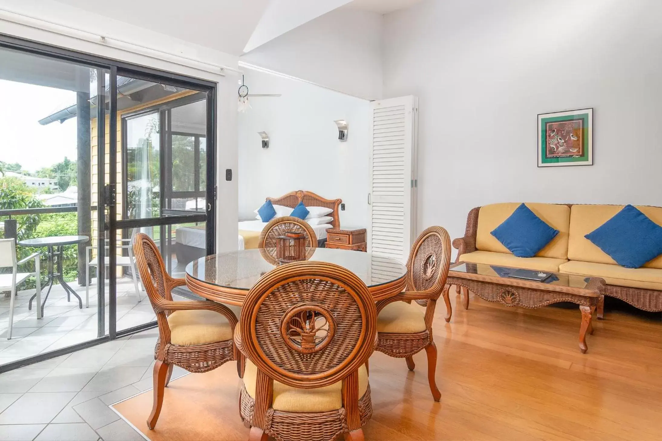 Dining Area in Dreamcatcher Beach-Side Apartments