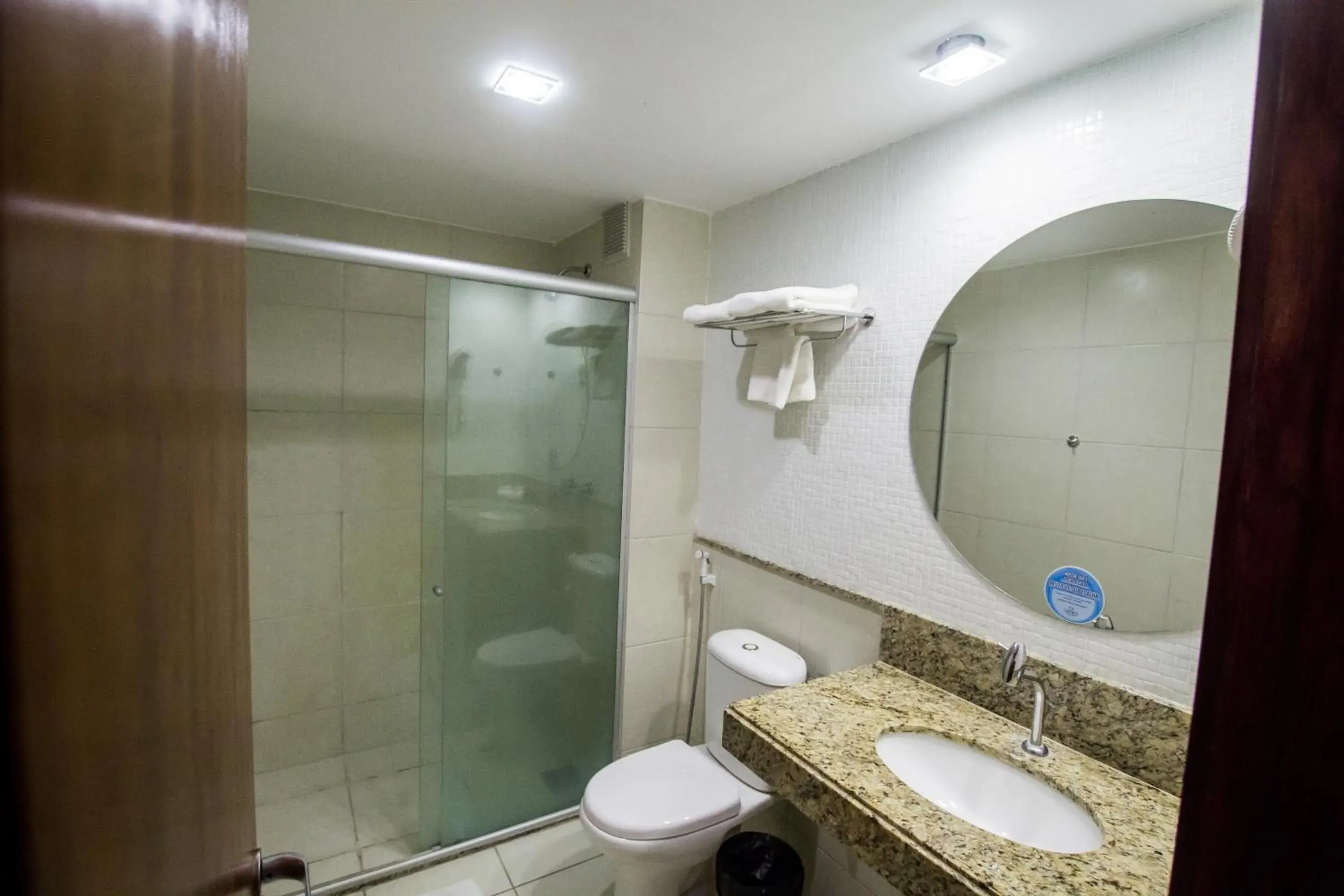 Bathroom in Garbos Trade Hotel