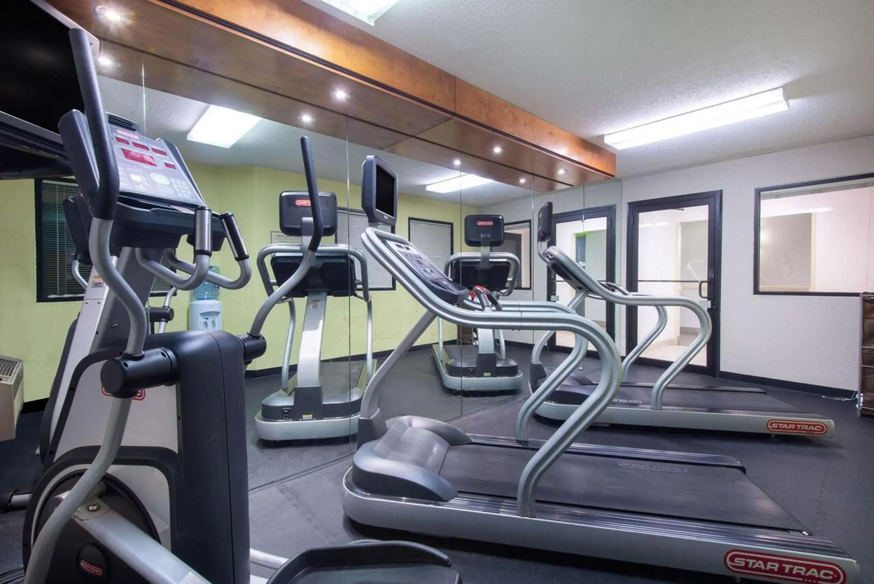 Fitness centre/facilities, Fitness Center/Facilities in La Quinta Inn & Suites by Wyndham Erie