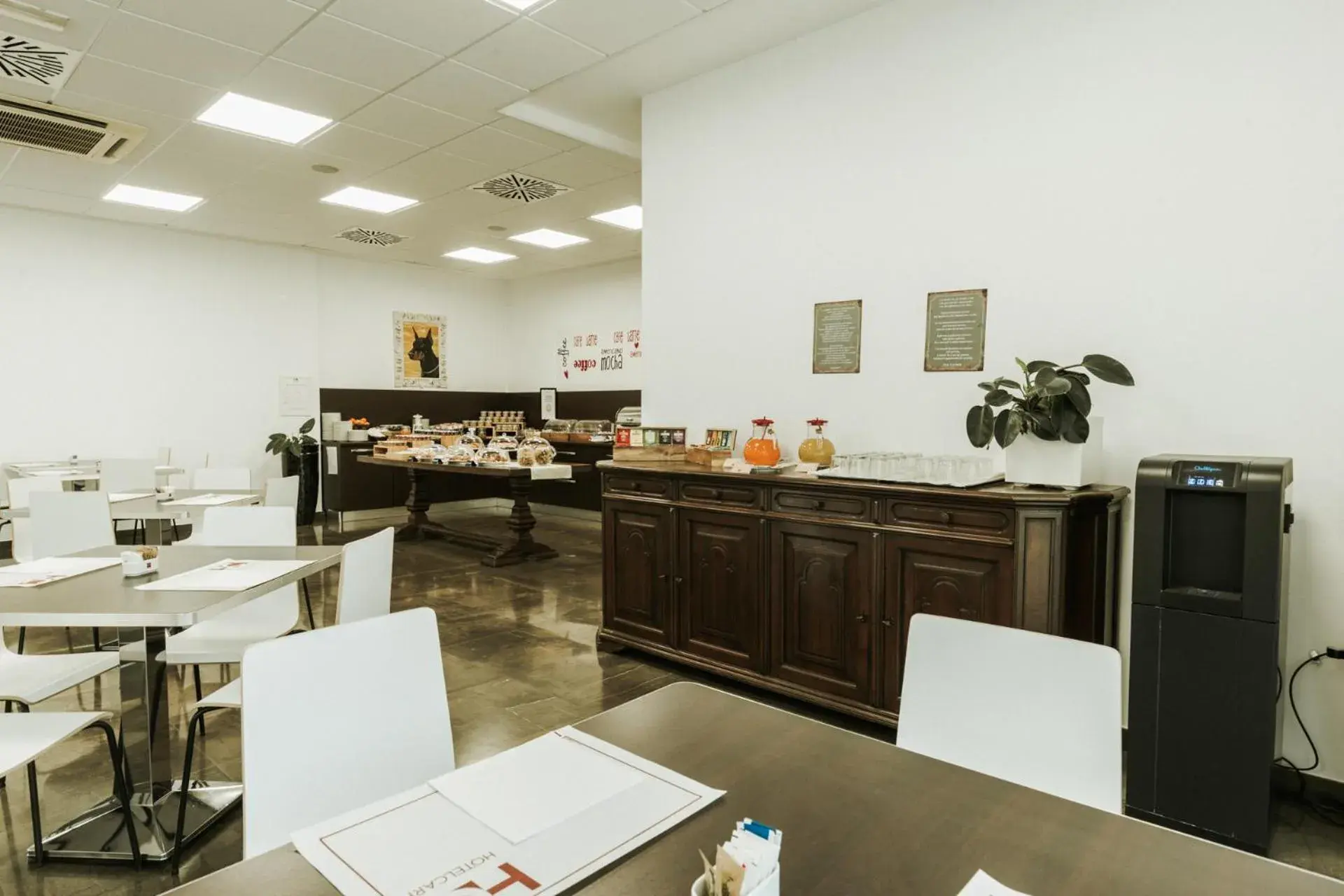 Breakfast, Restaurant/Places to Eat in Hotel Carpi