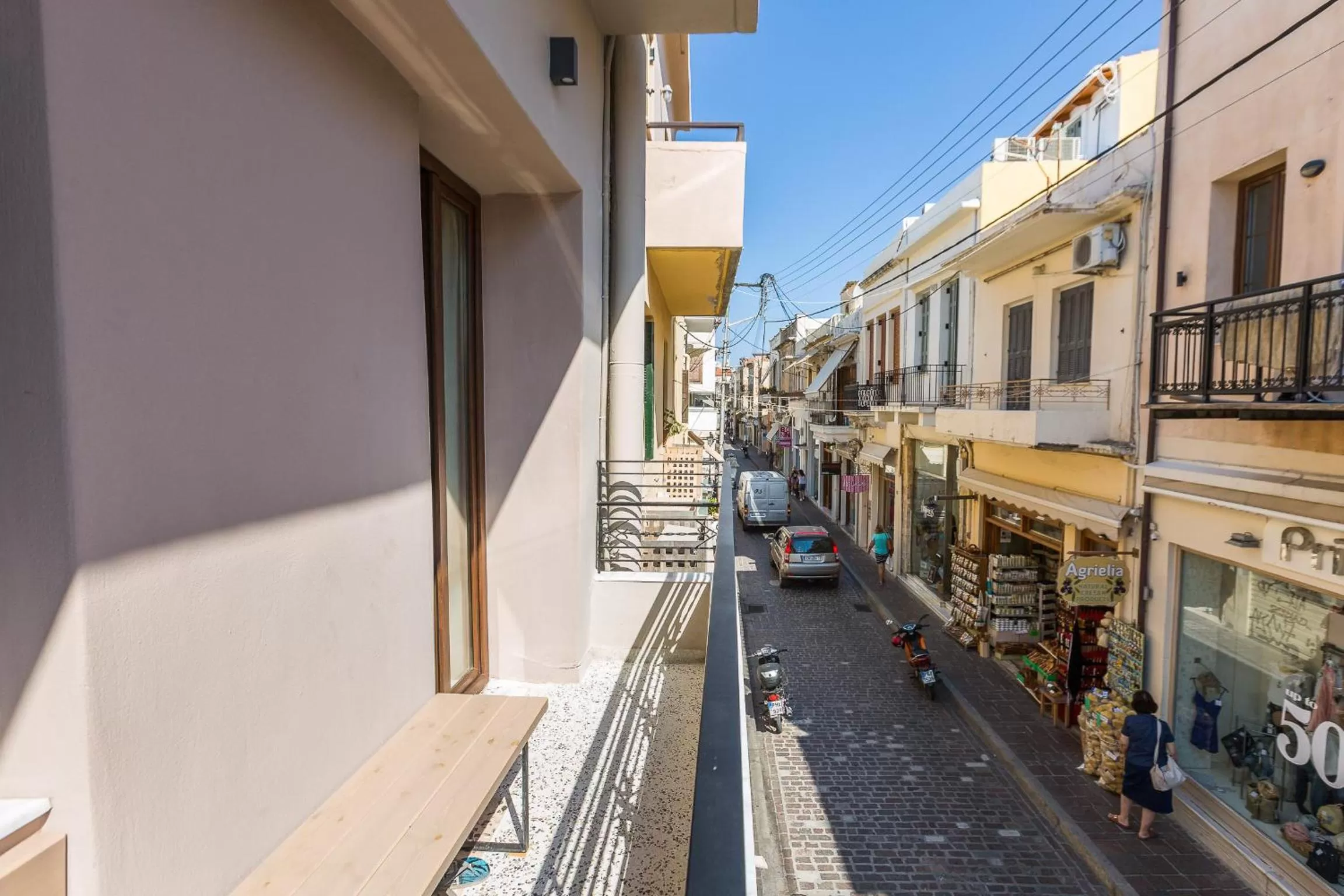 Property building in Ark 68 City Rooms