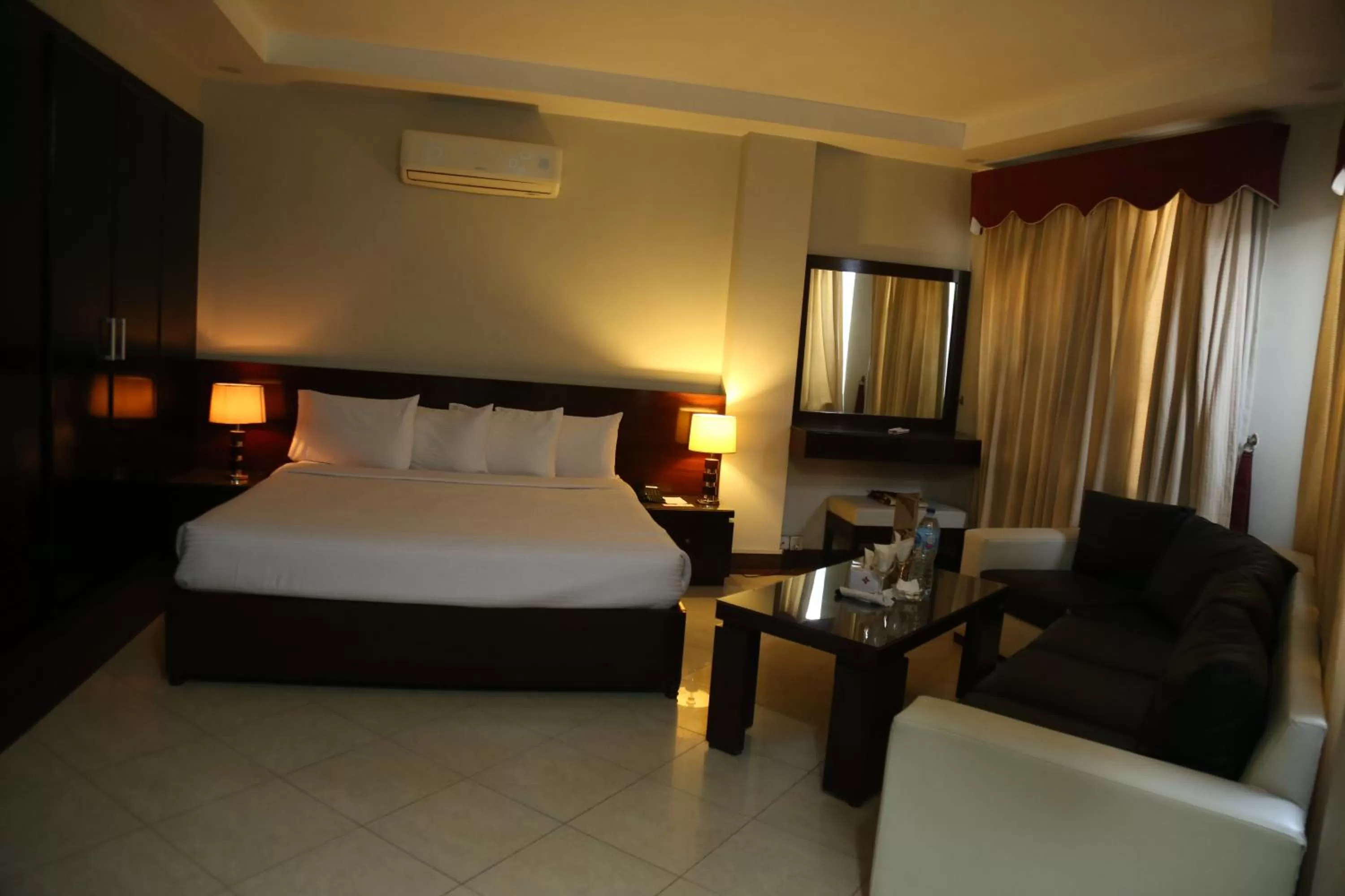 Bedroom in Hotel Multan Continental